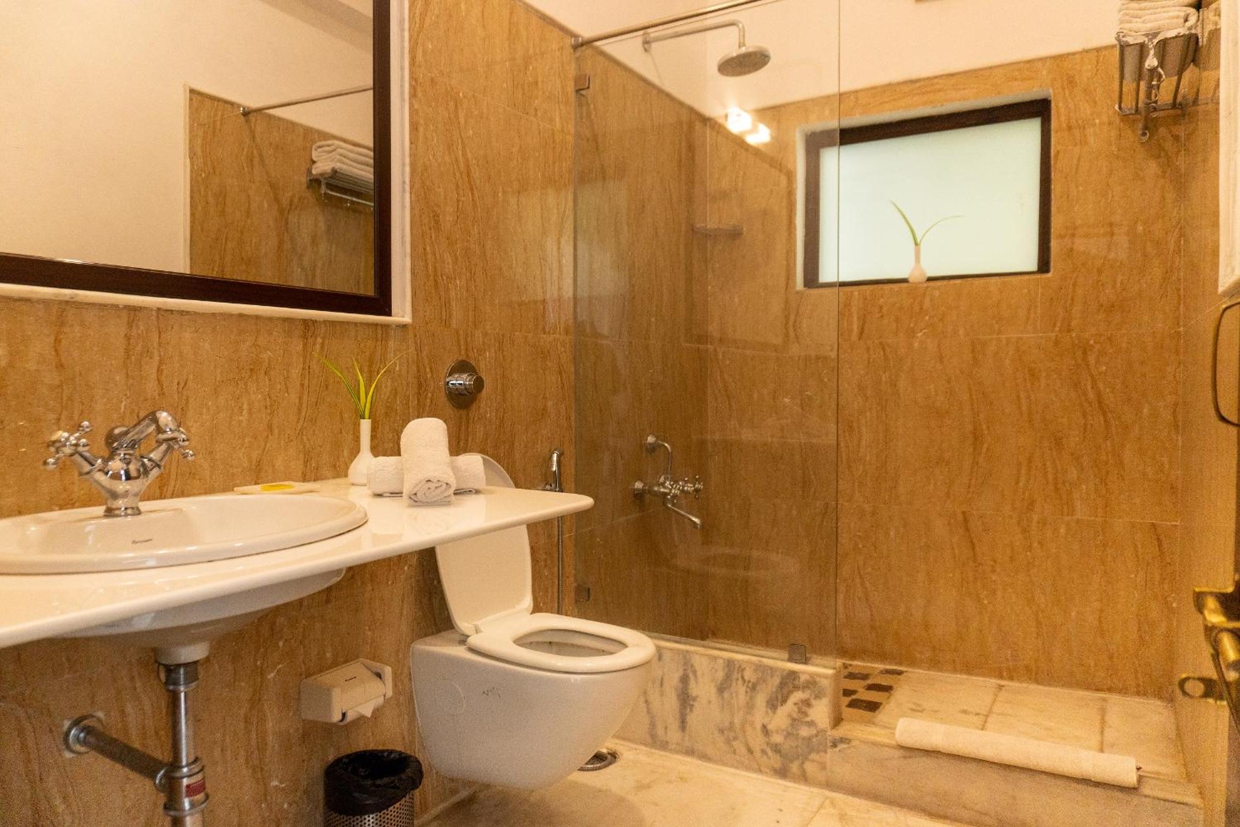 Premium Room with Balcony:  Complimentary Hi-Tea 04.00- 05.00 PM photo 2