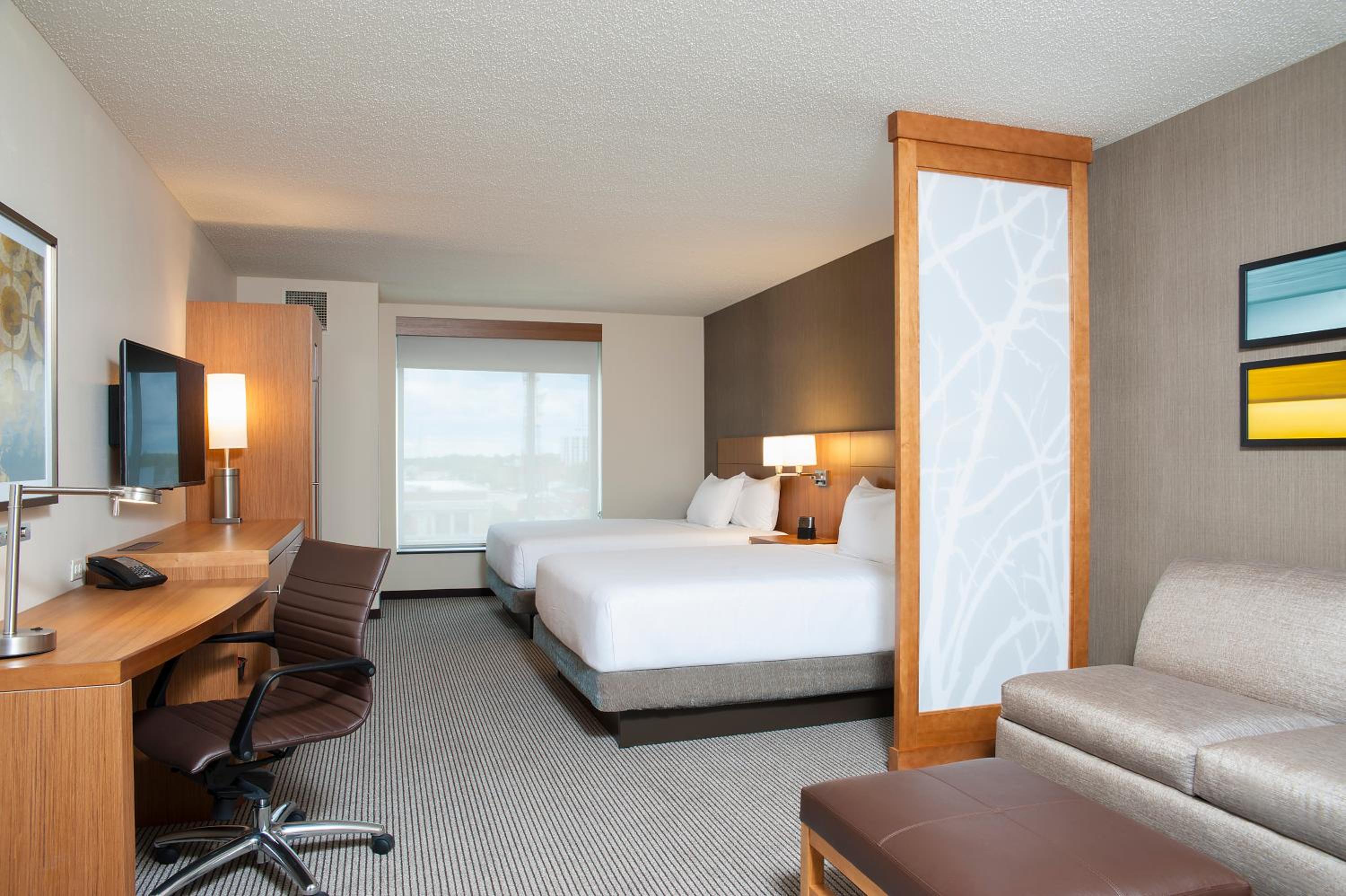 Queen Room with Two Queen Beds and Sofa Bed - High Floor photo 1