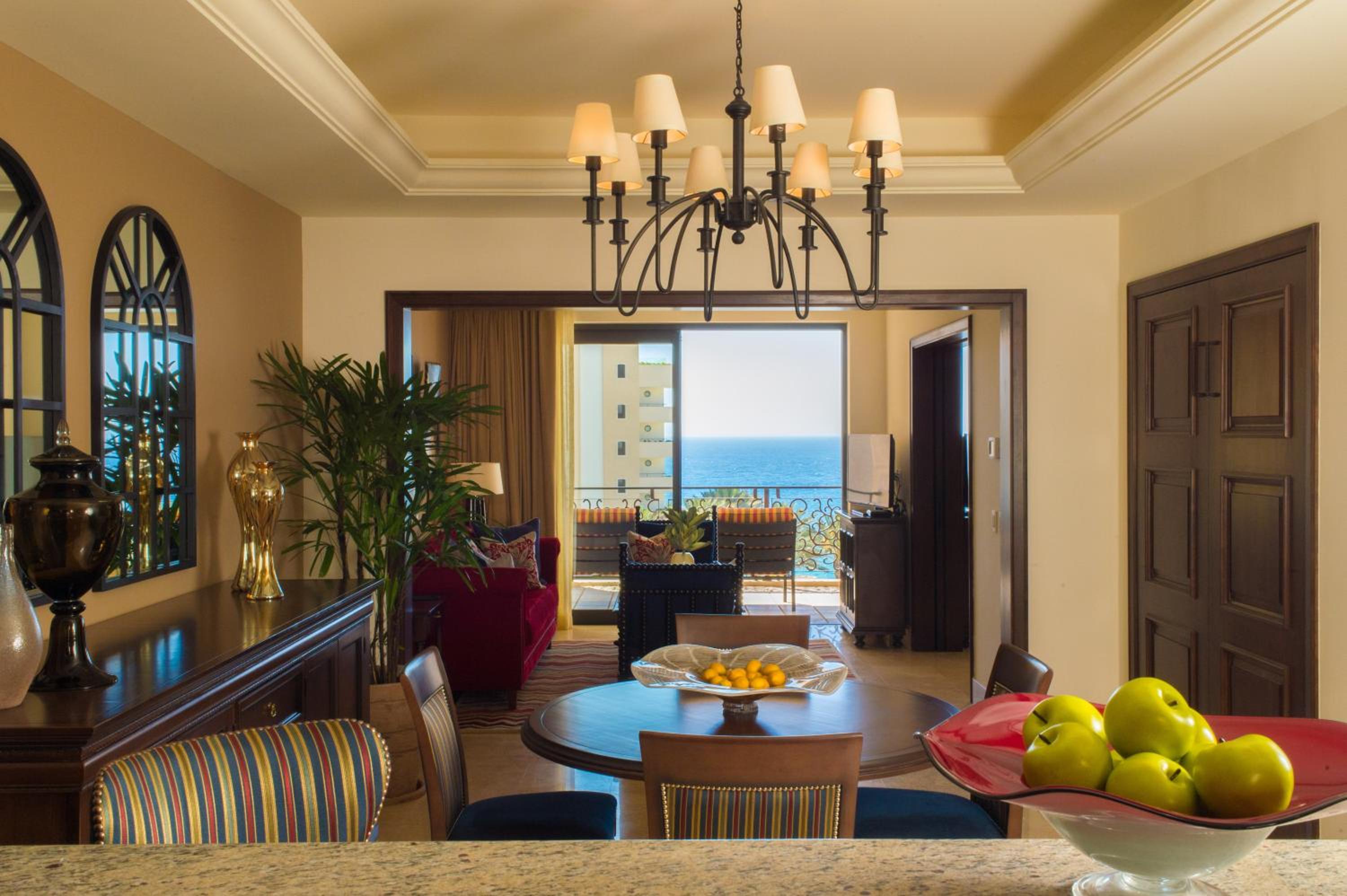 Deluxe One-Bedroom Suite