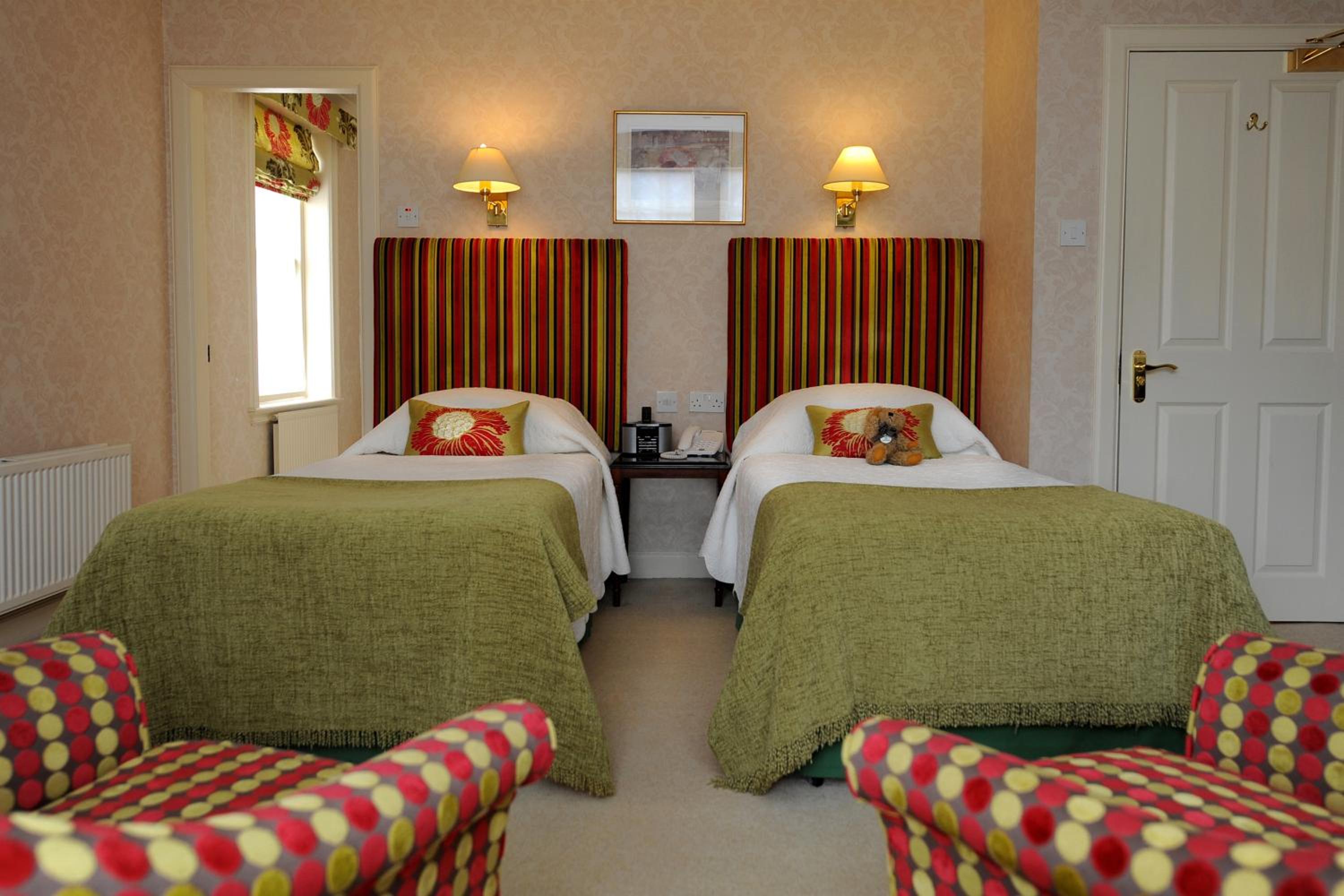 Classic Twin Room - Photo 3