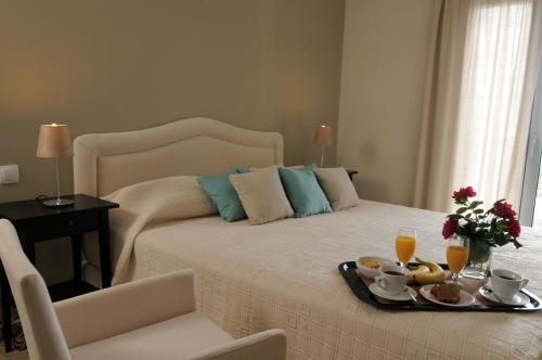 Double or Twin Room with Sea View photo 3