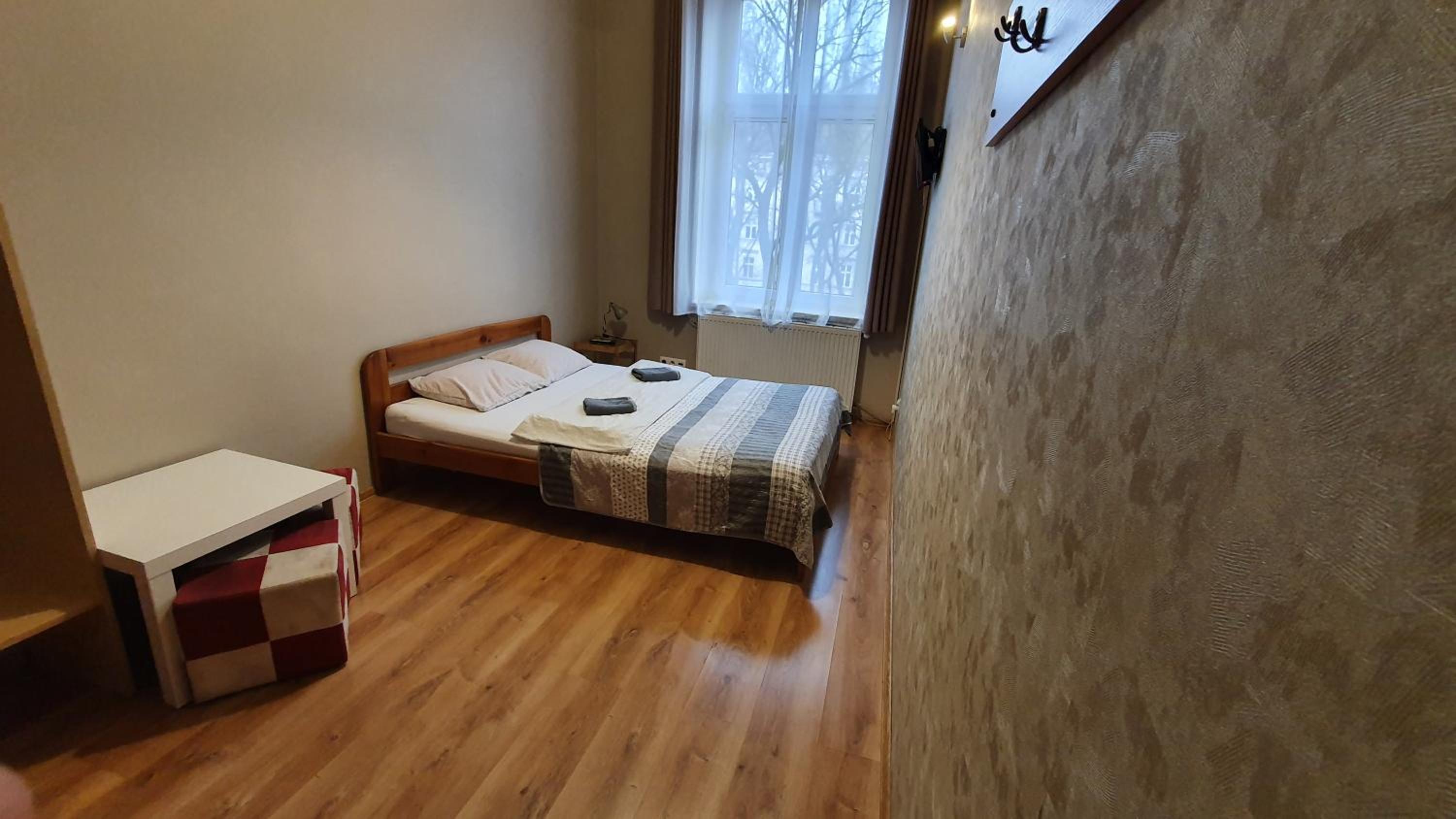 Double Room with Bathroom - Photo 3