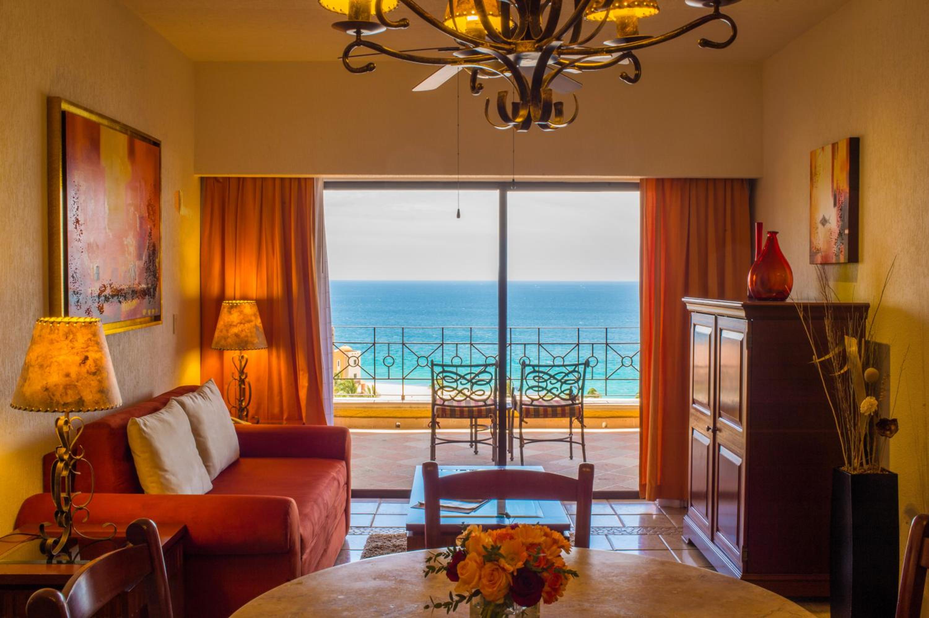 Luxury Suite - Photo 2