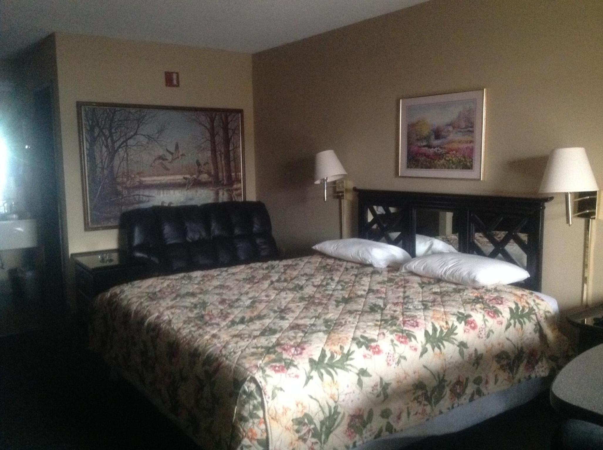 Business Class King Room with Sofa photo 2