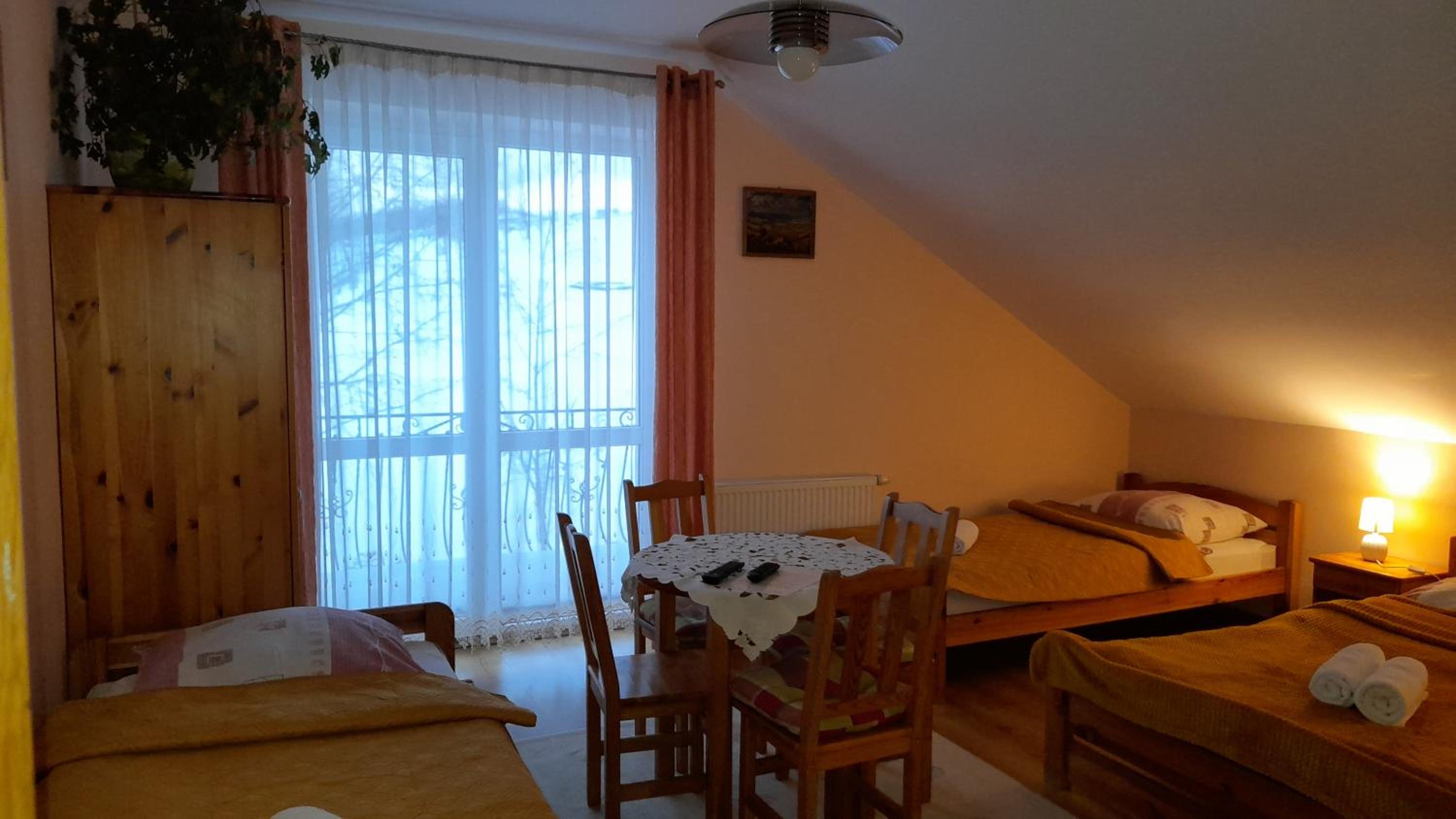 Family Room with Balcony photo 3