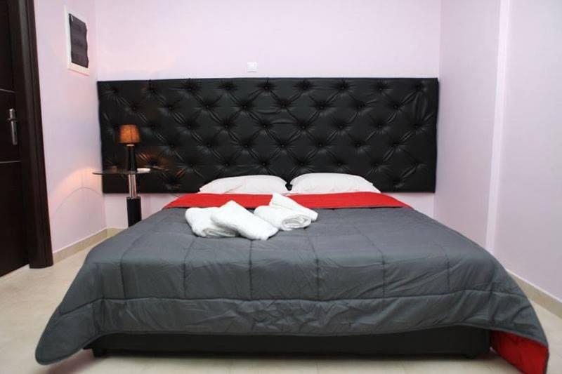 One-Bedroom Apartment - Photo 12