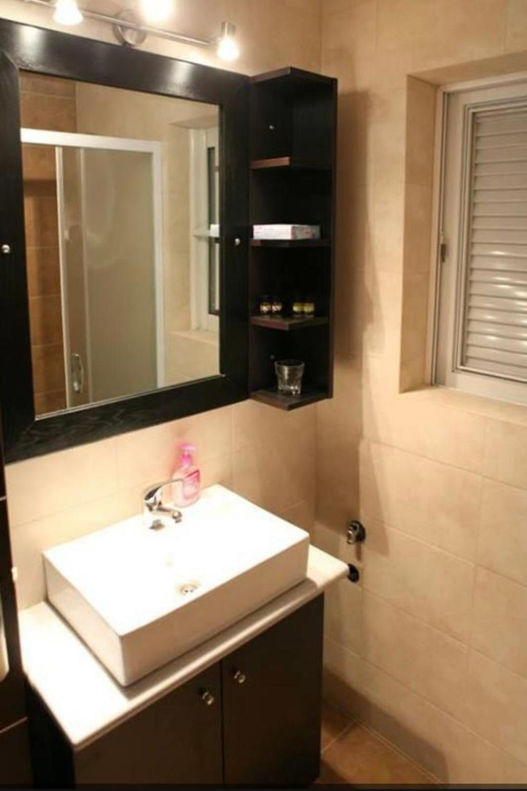 One-Bedroom Apartment - Photo 11