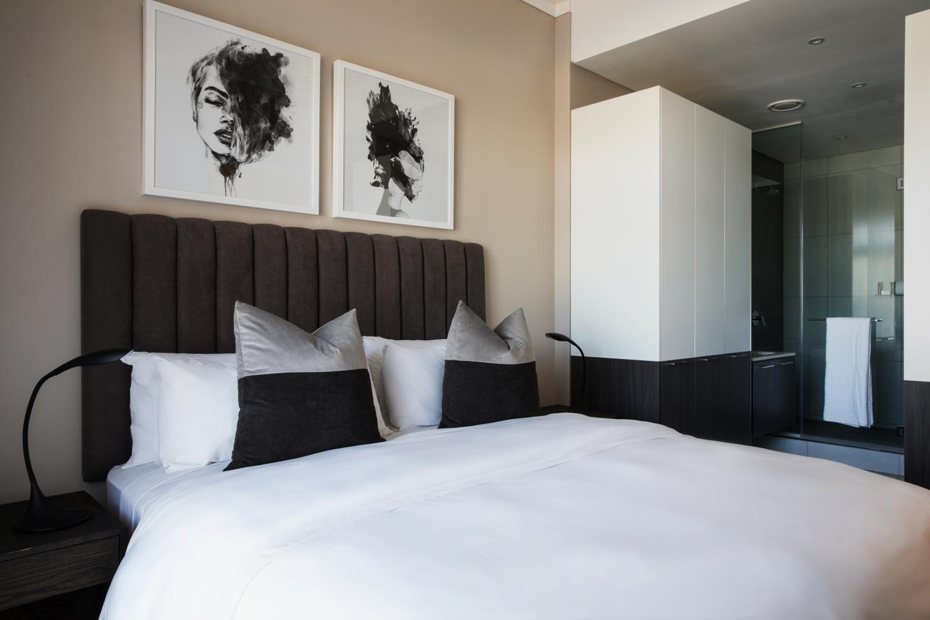 Standard Double Room - Photo 14
