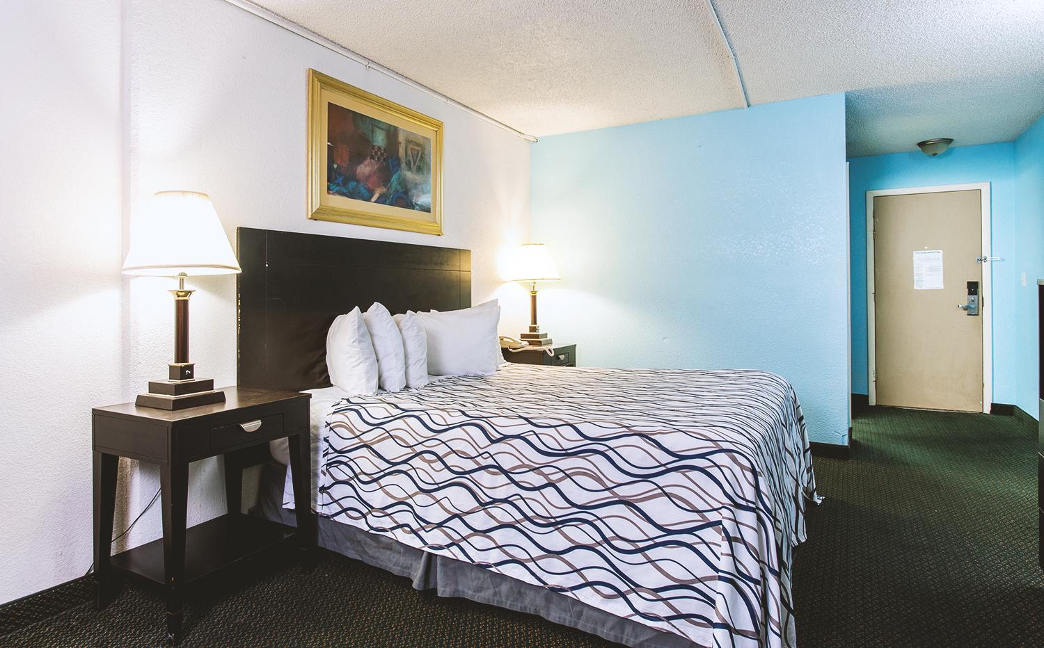 Deluxe King Room photo 3