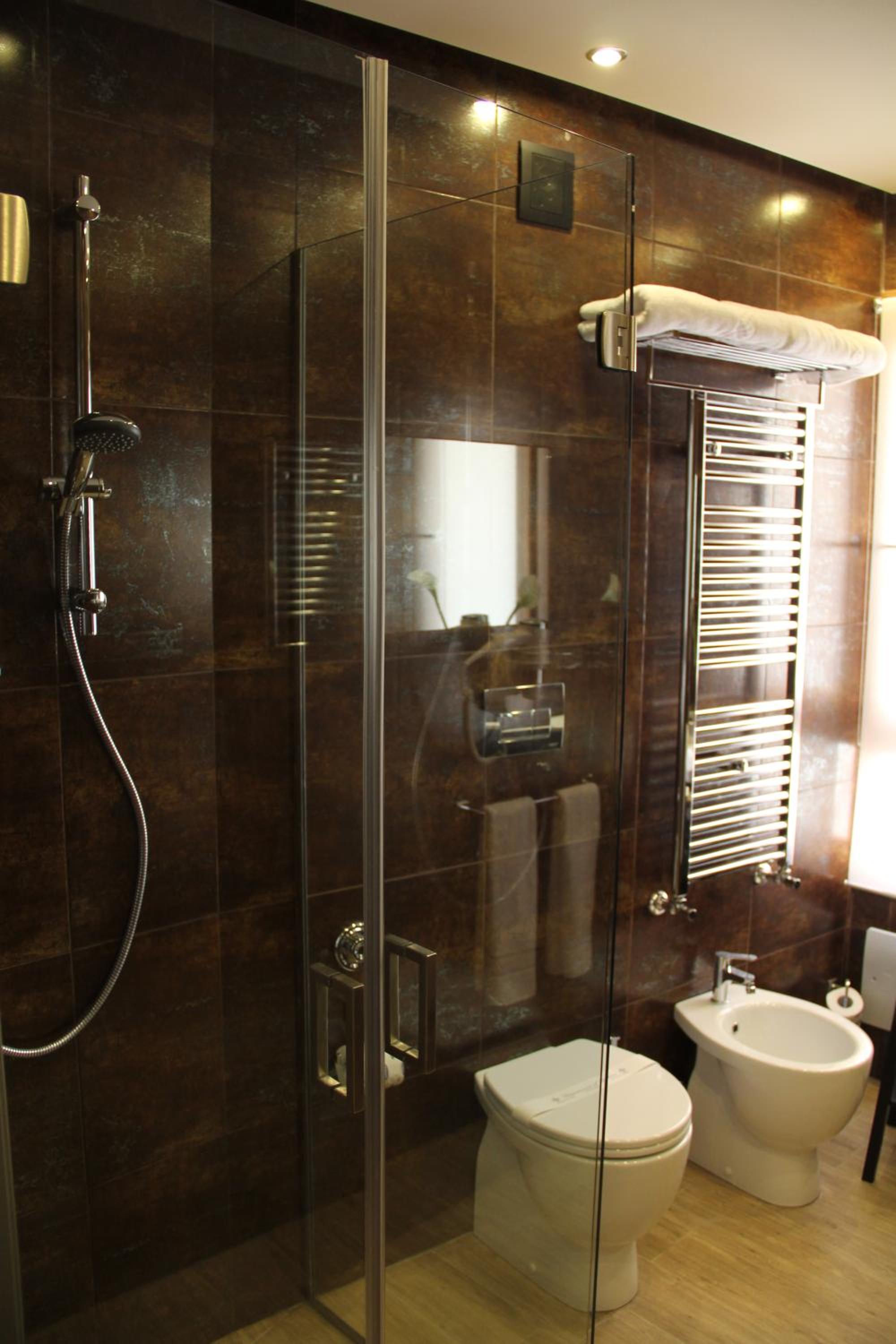 Deluxe Double Room - Photo 17
