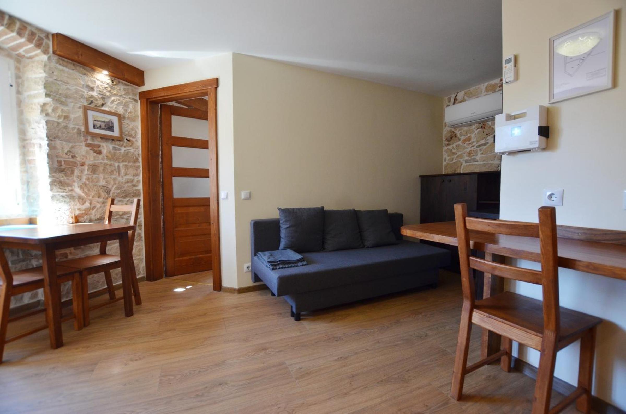 One Bedroom Apartment 3