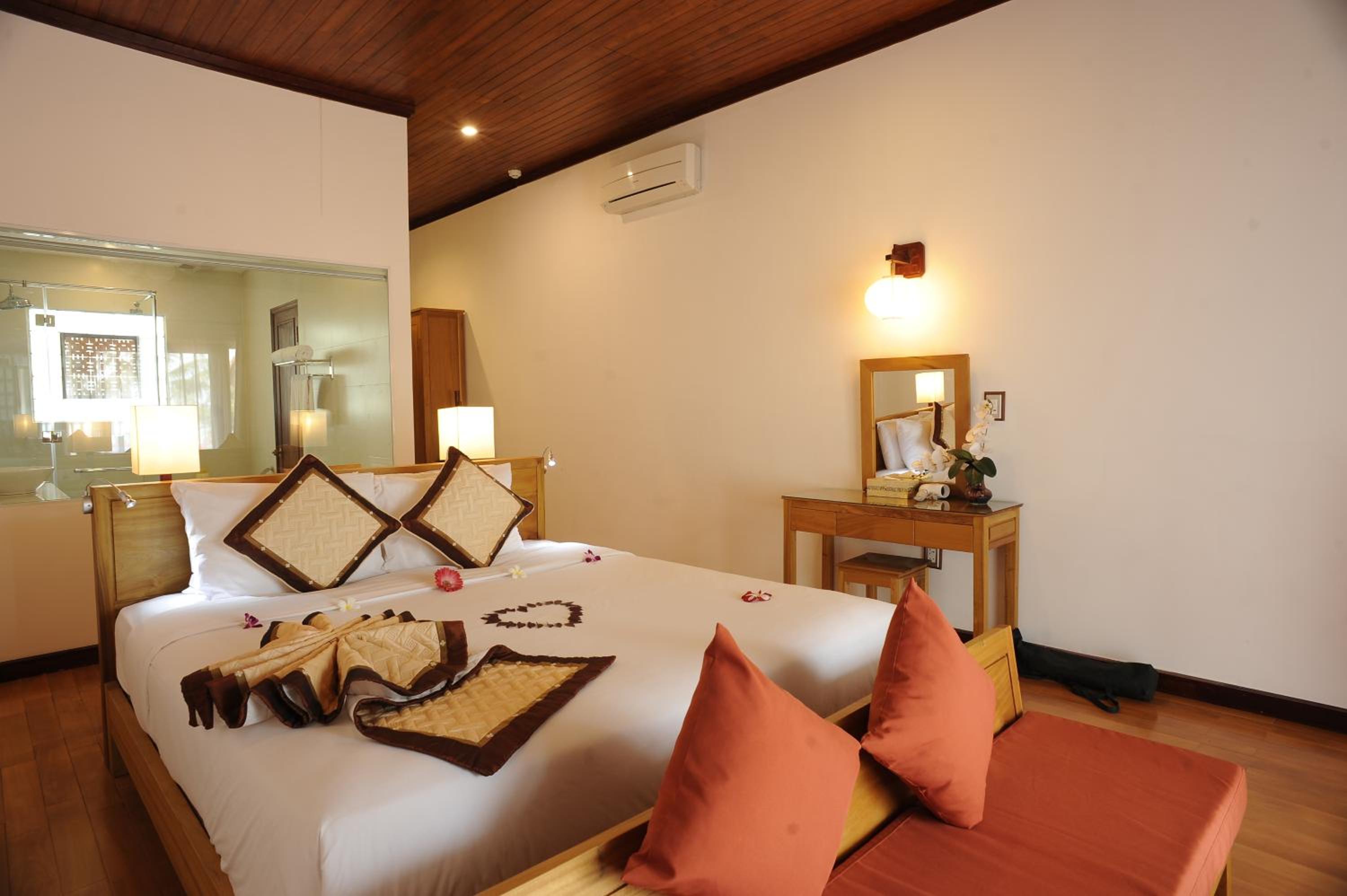 Deluxe Double Room with River View - Photo 12
