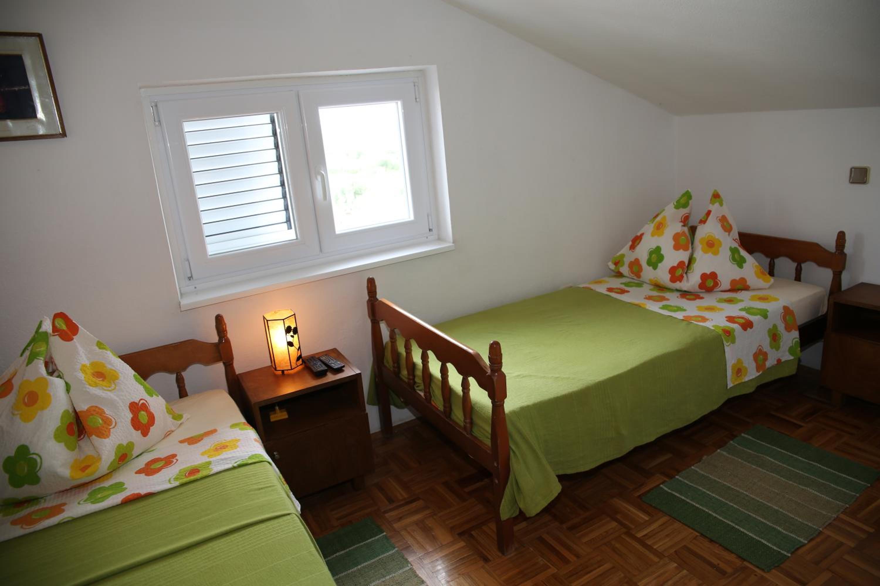 Two-Bedroom Apartment with Balcony and Sea View - Photo 8