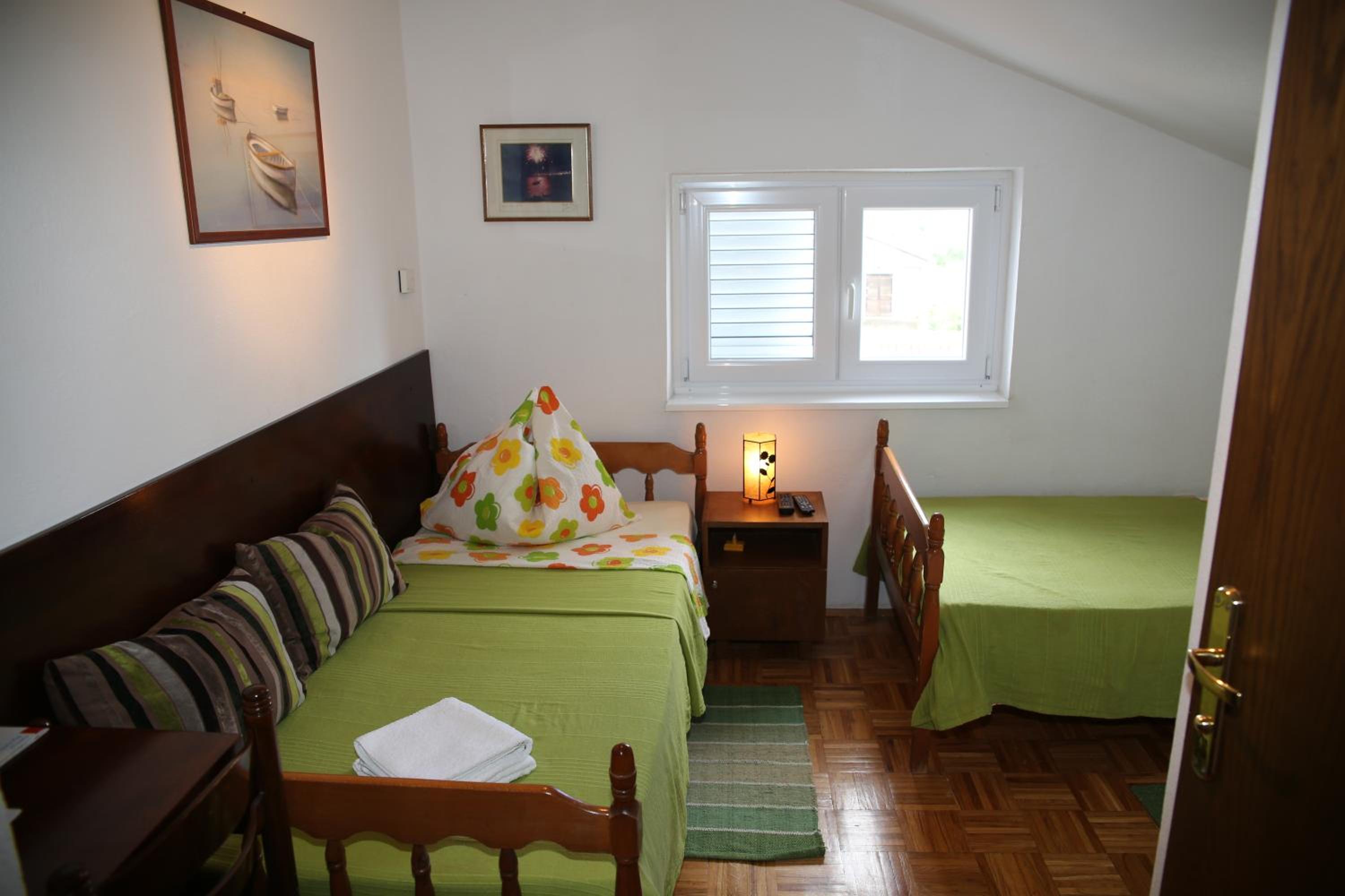 Two-Bedroom Apartment with Balcony and Sea View - Photo 7