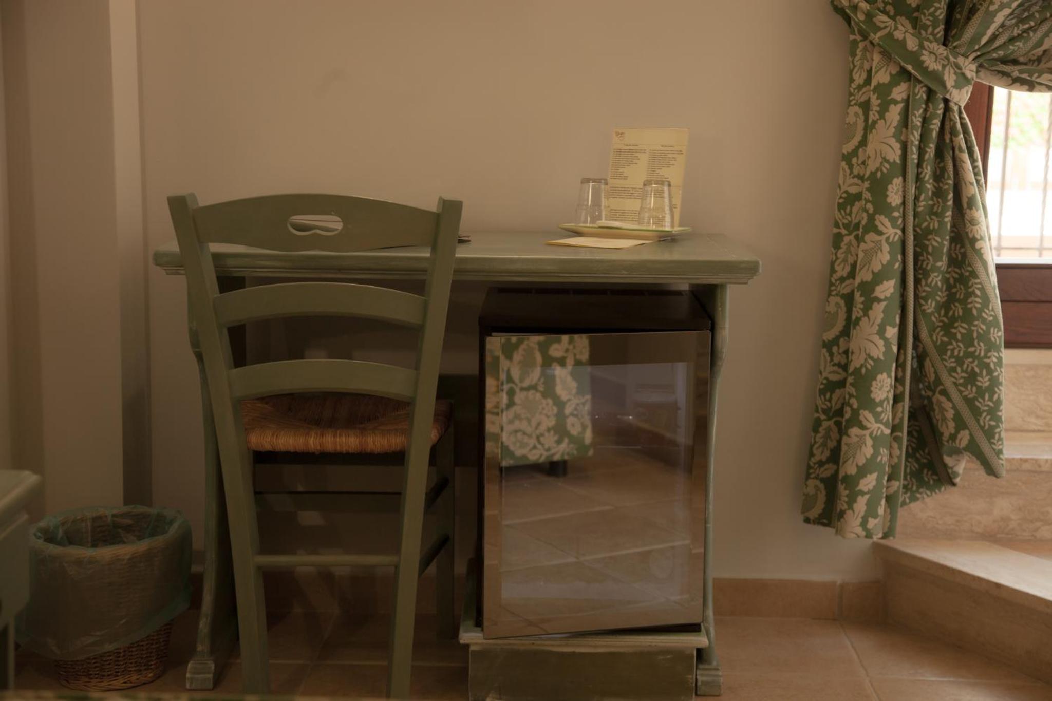 Double Room with Balcony - Photo 7