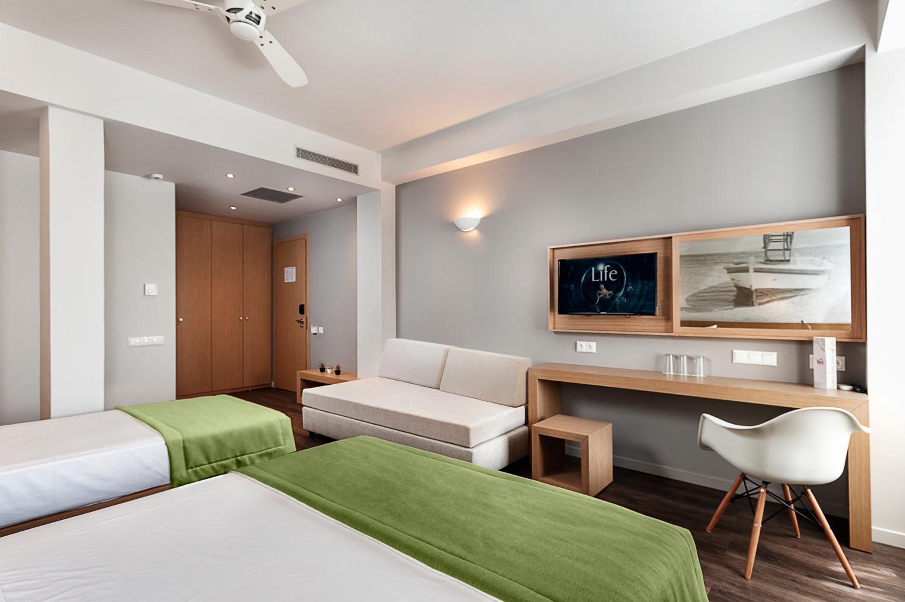 Quadruple Room - Photo 4