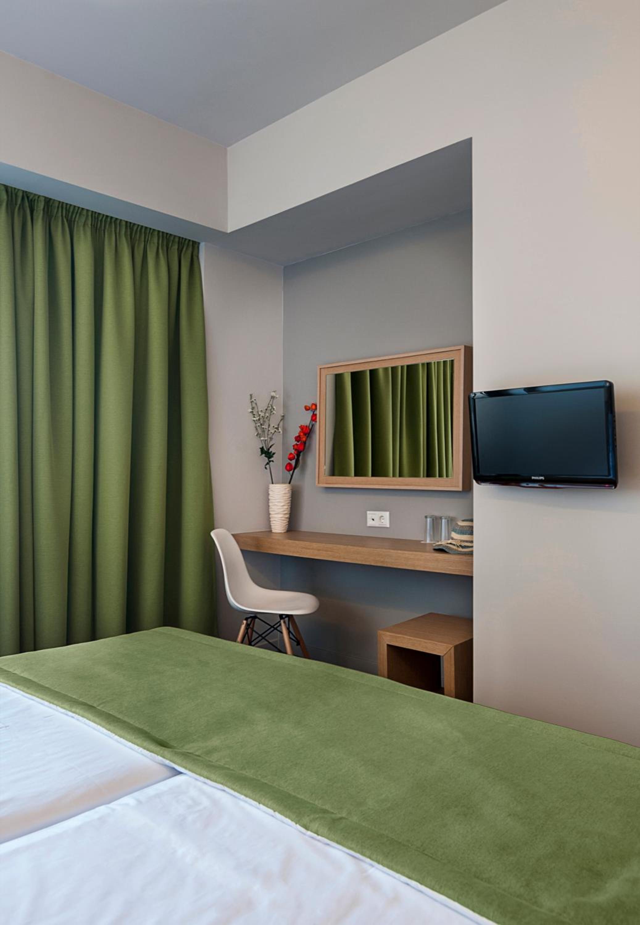 Double or Twin Room - Photo 2