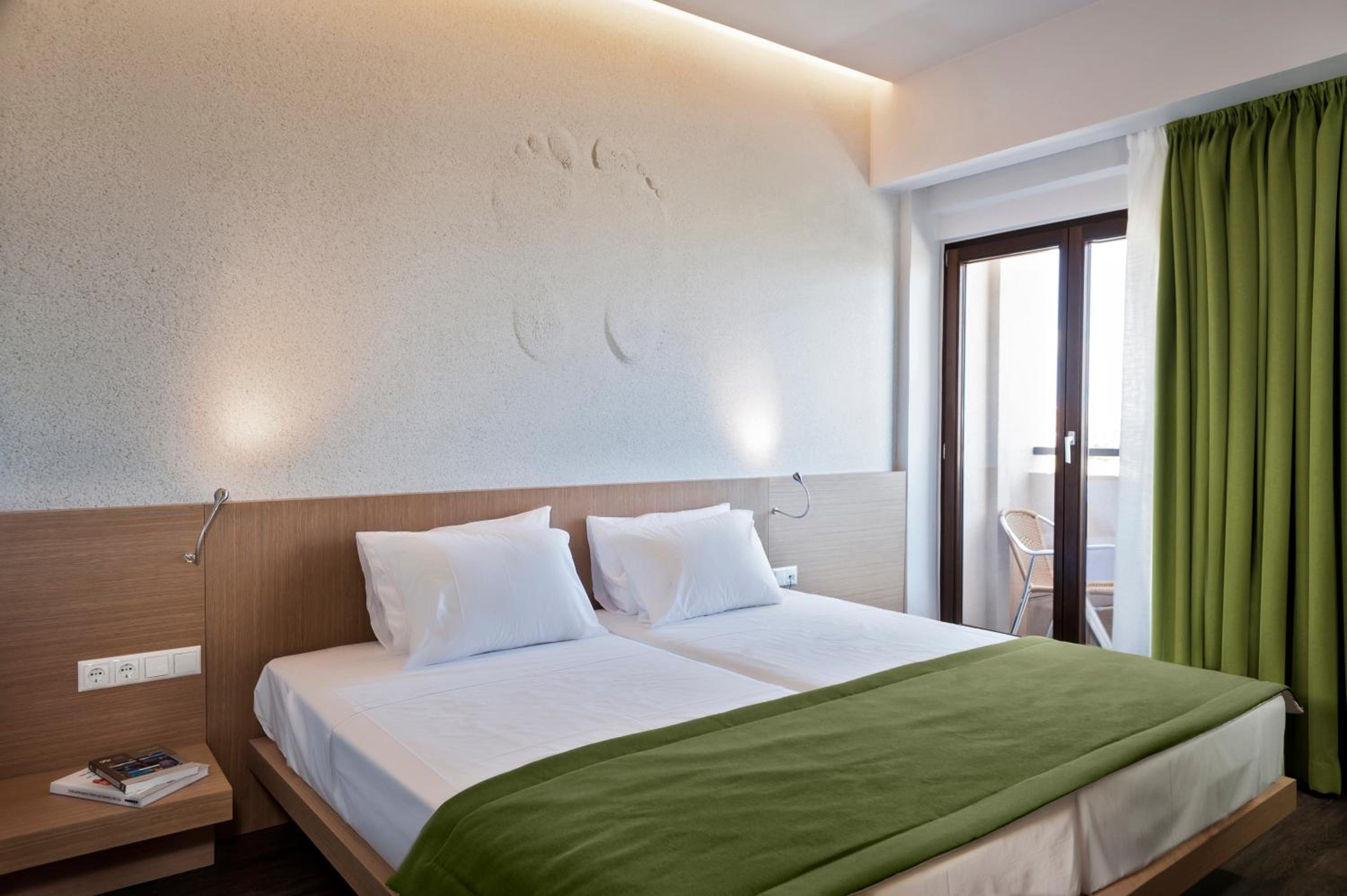 Double or Twin Room - Photo 7