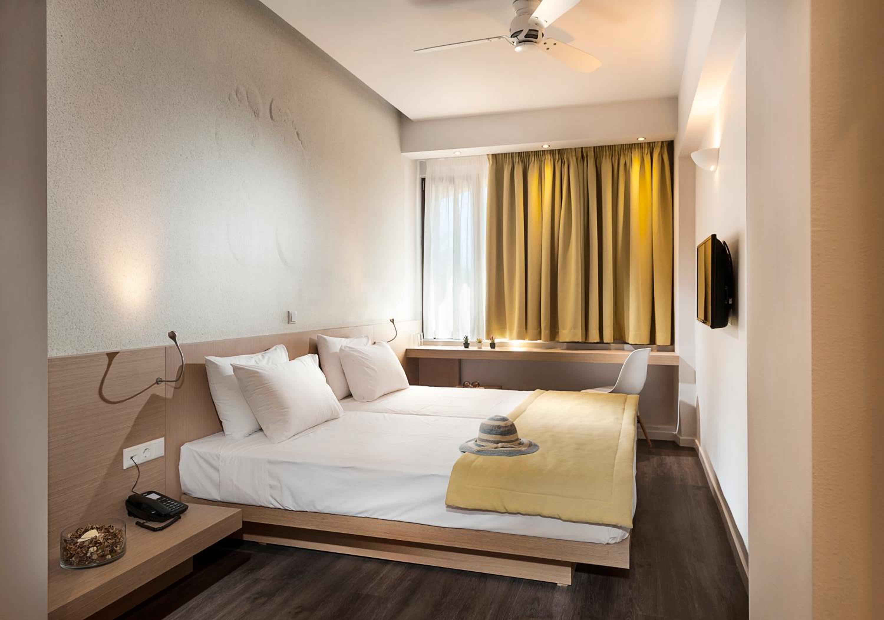 Double or Twin Room - Photo 4