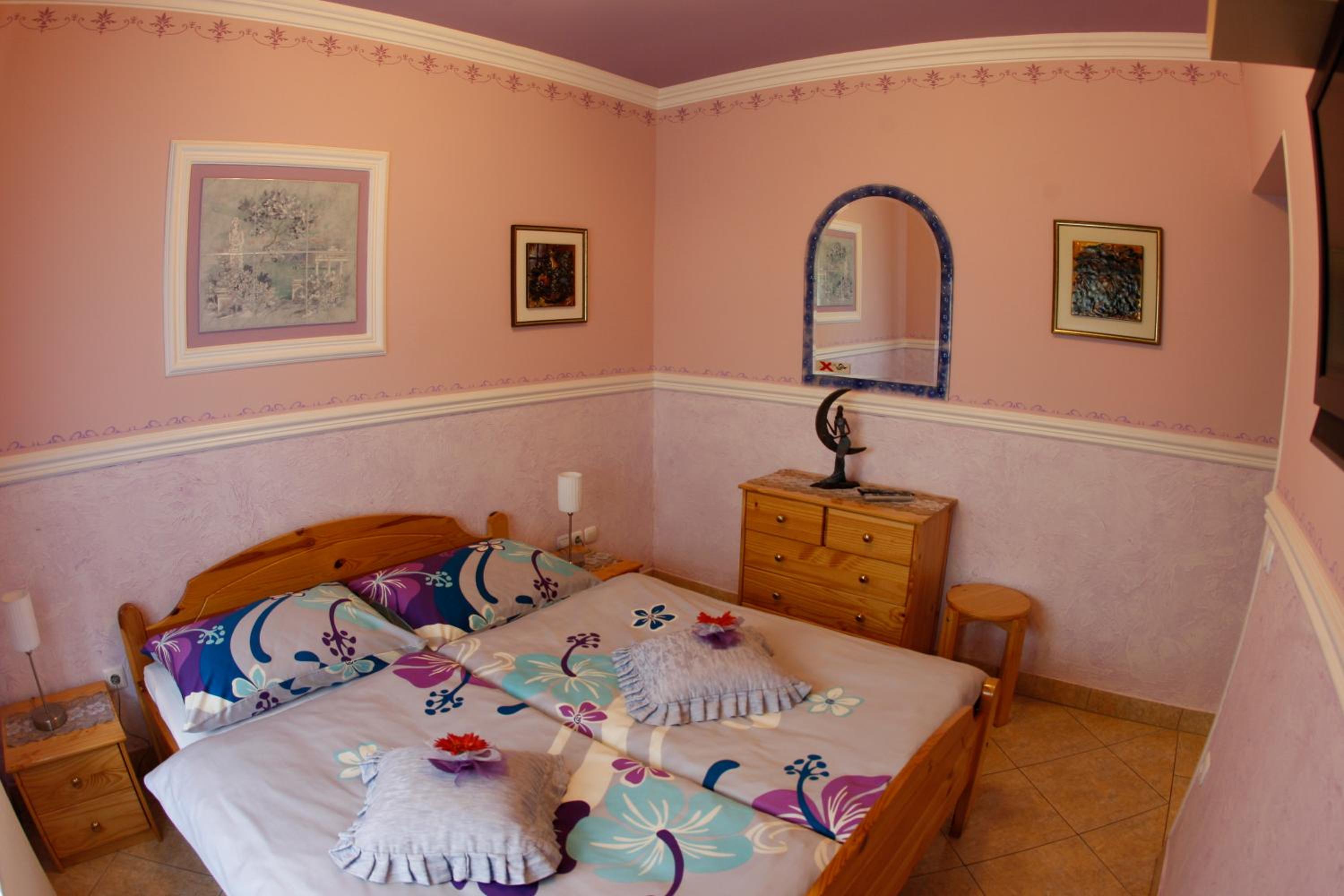 Deluxe Triple Room - Photo 2