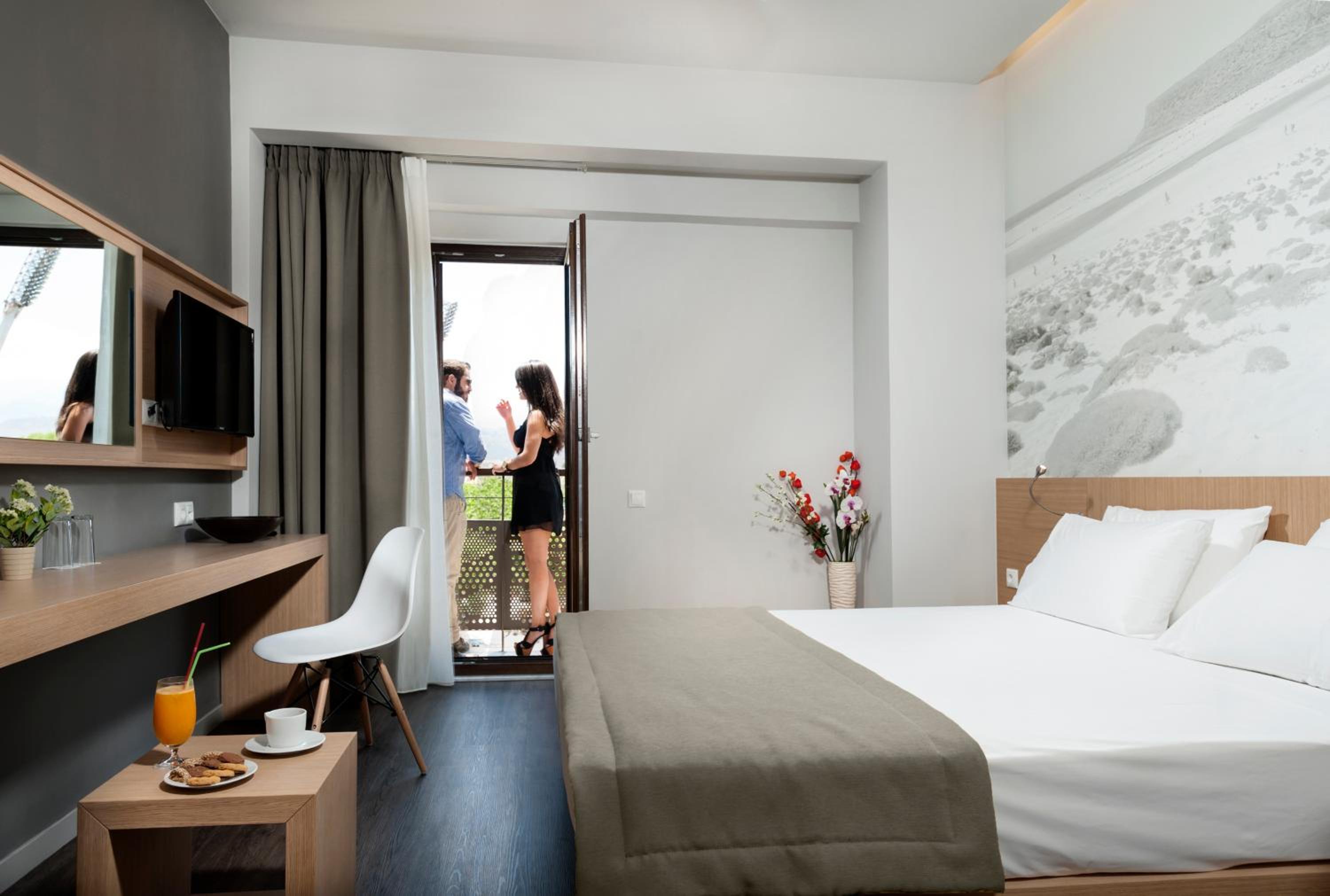 Superior Double Room with Sea View - Photo 3