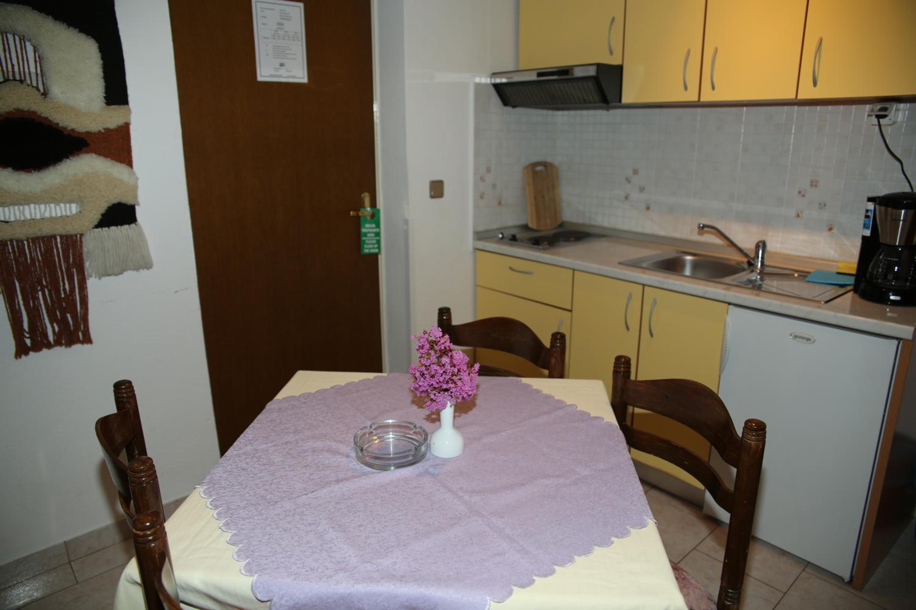 Two-Bedroom Apartment with Balcony and Sea View - Photo 10