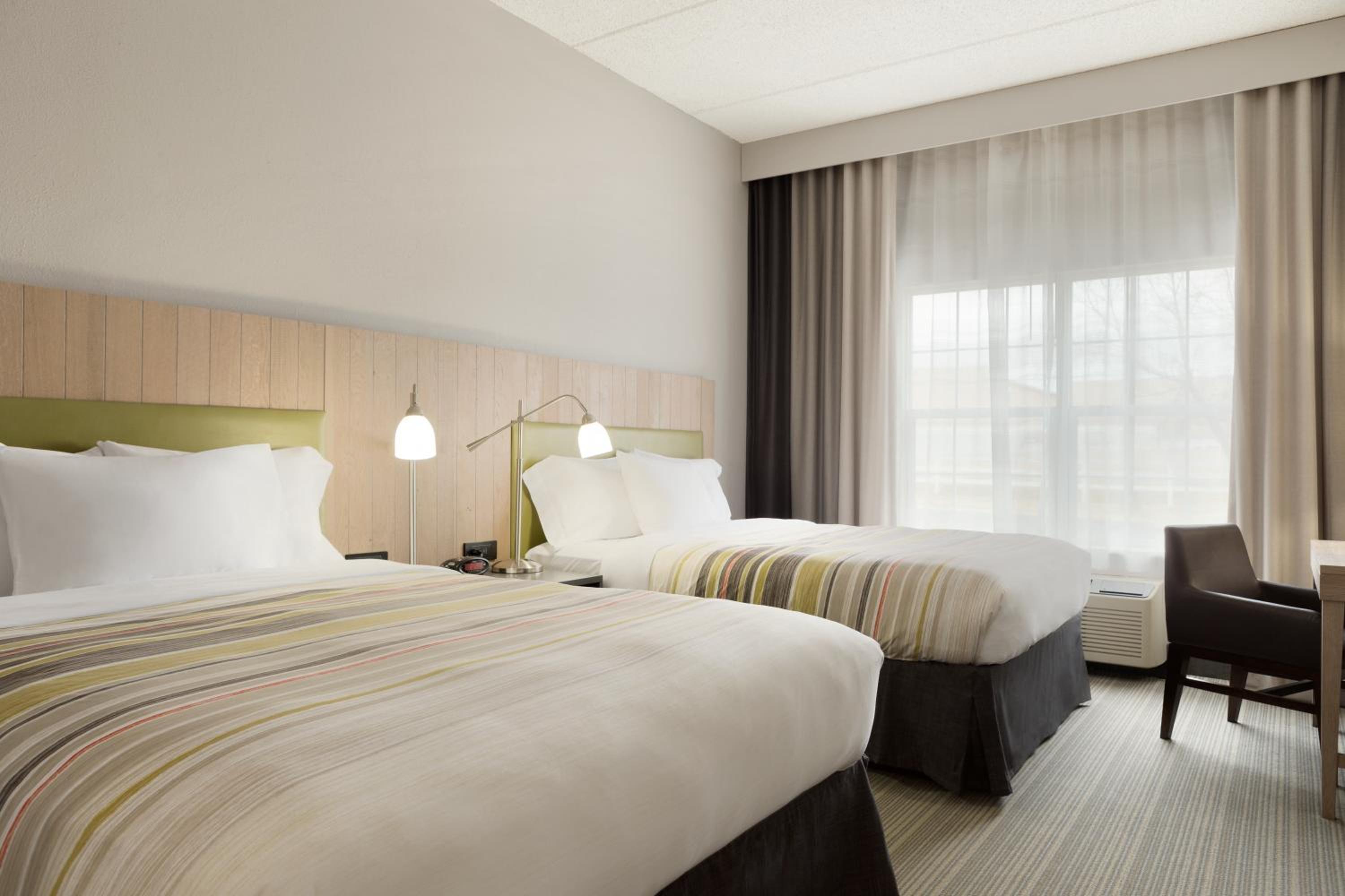 Accessible Room with Two Queen Beds and ADA Tub - Non Smoking