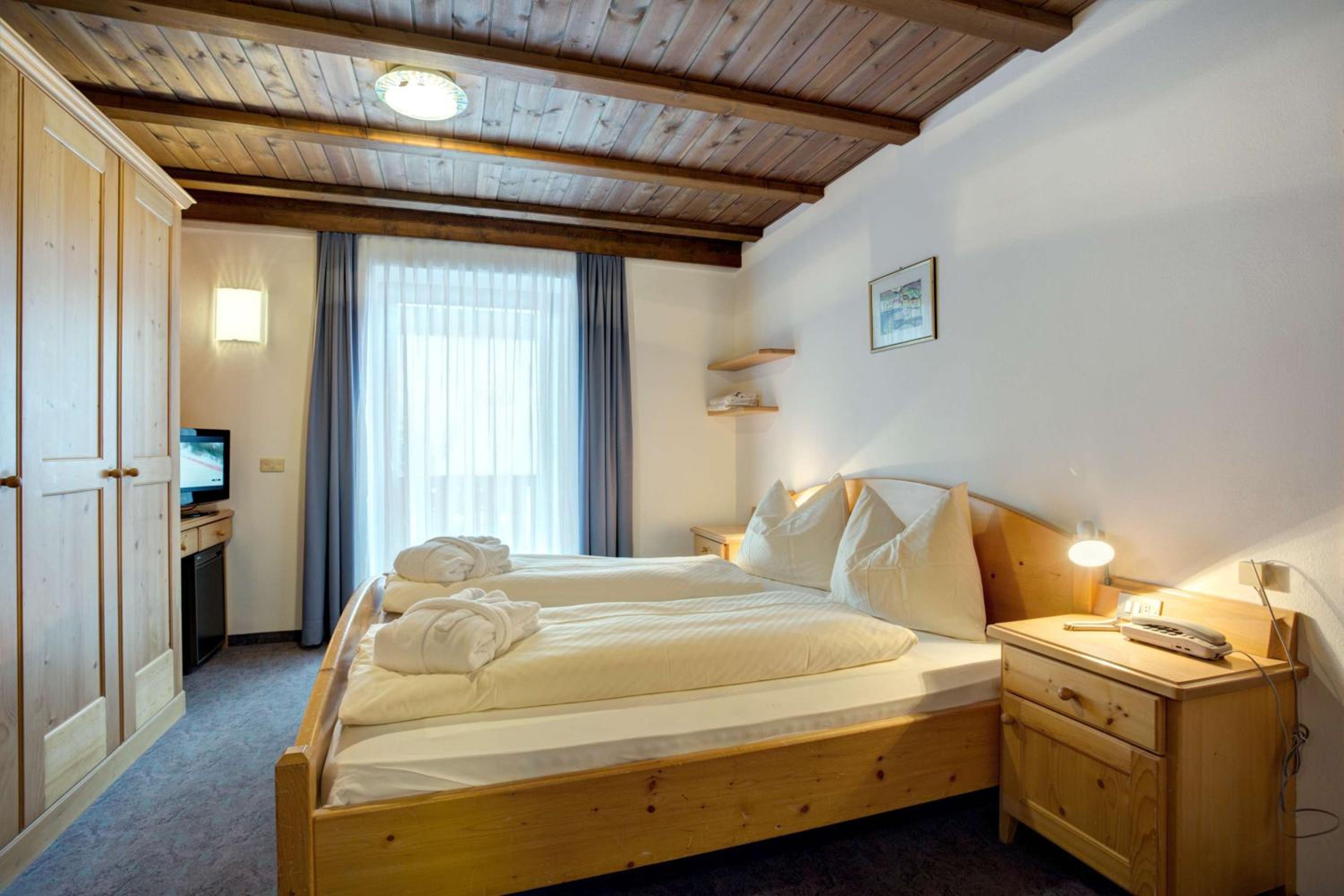 Standard Double or Twin Room with Balcony photo 2
