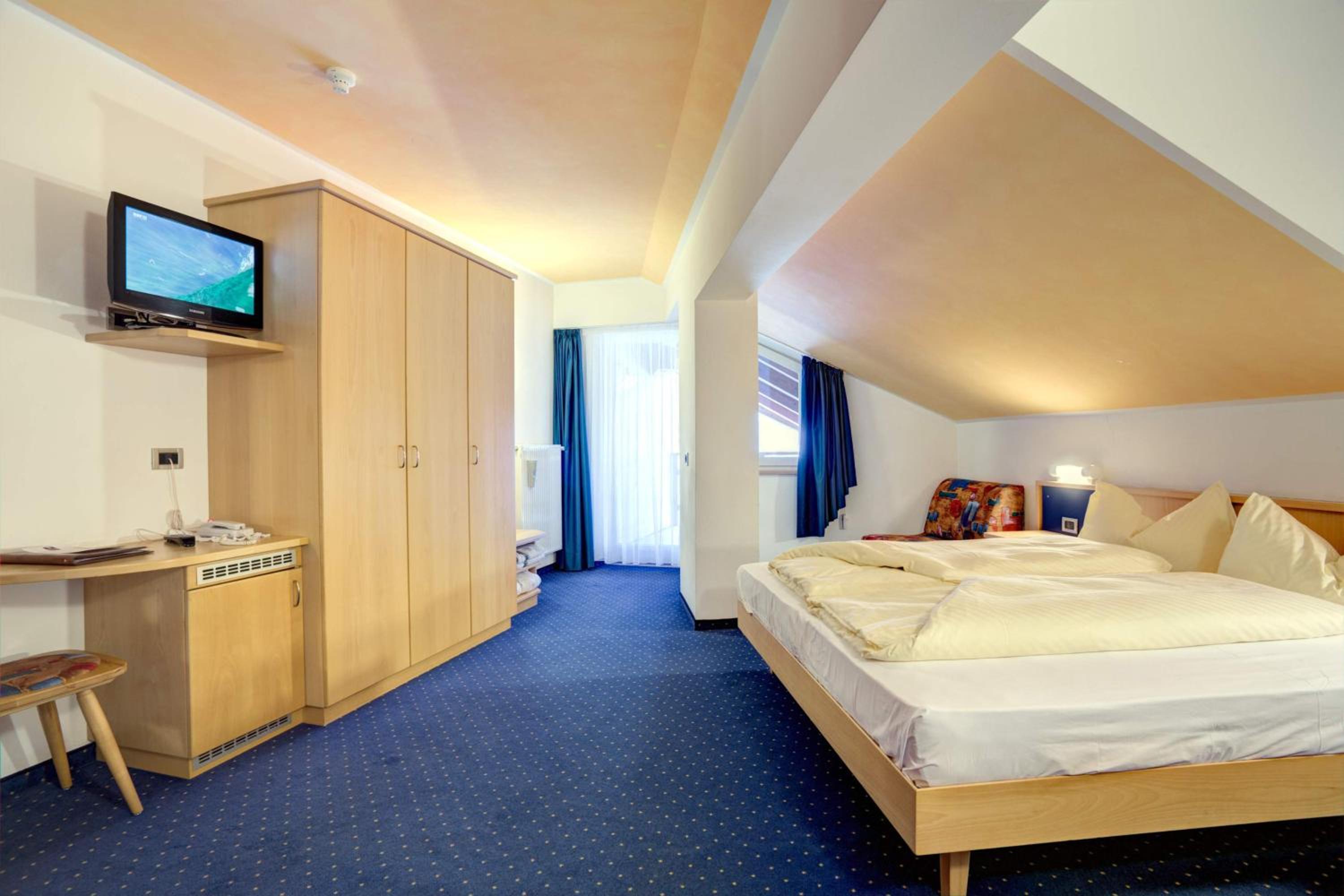 Superior Double or Twin Room with Balcony photo 3