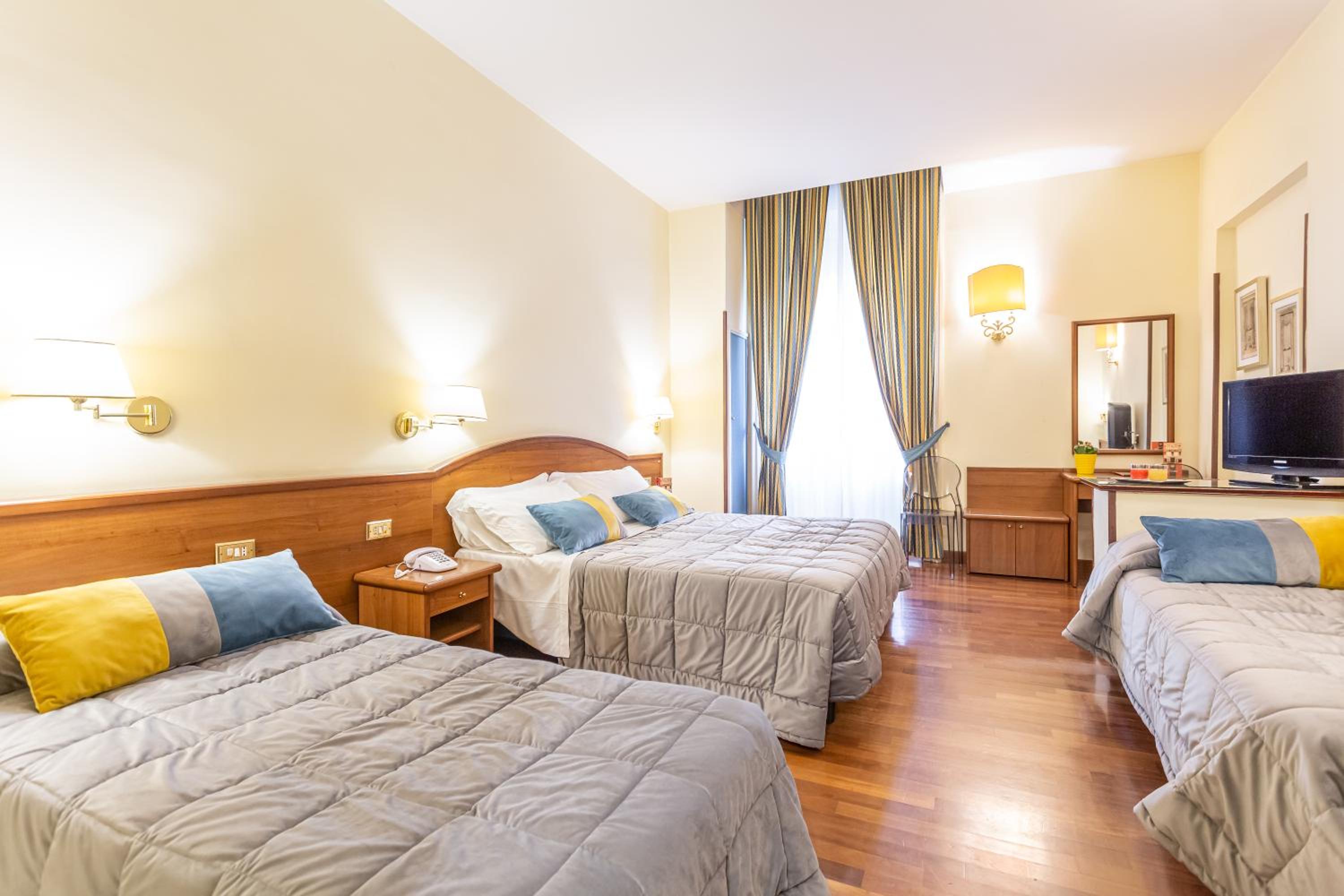 Classic Quadruple Room photo 3