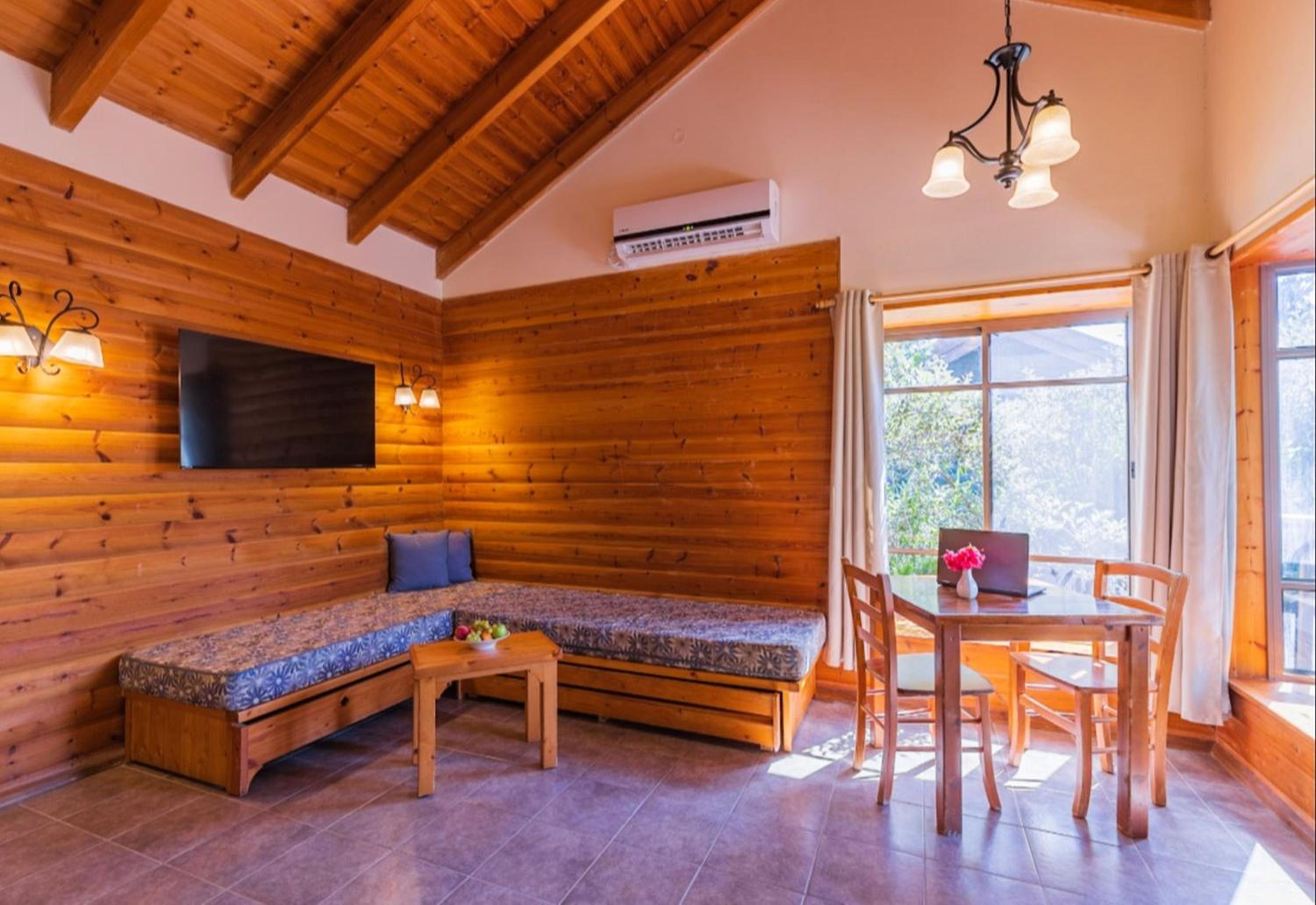 Wooden Cabine With Jacuzzi (2 Adults) - Photo 1