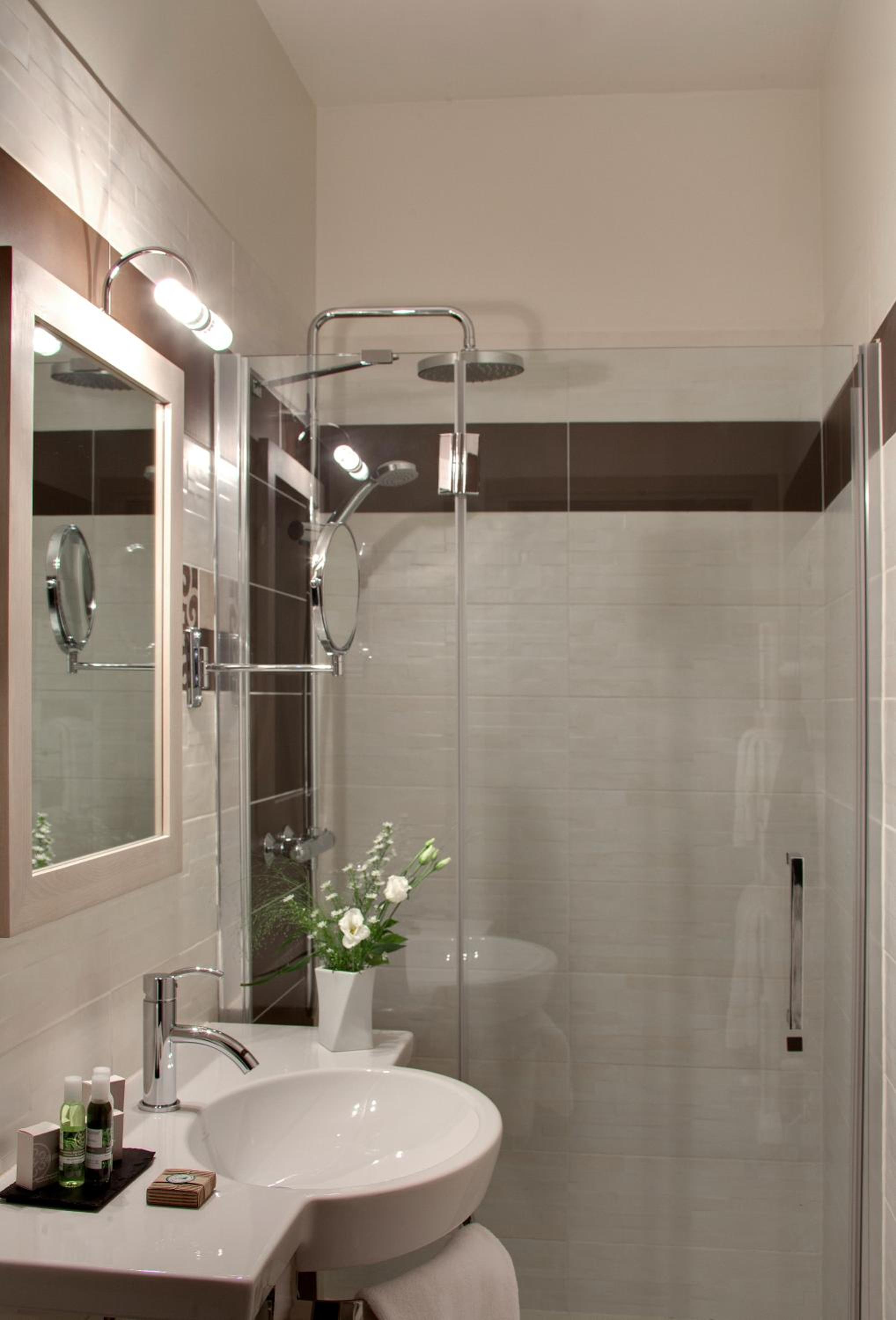 Standard Double Room - Photo 7