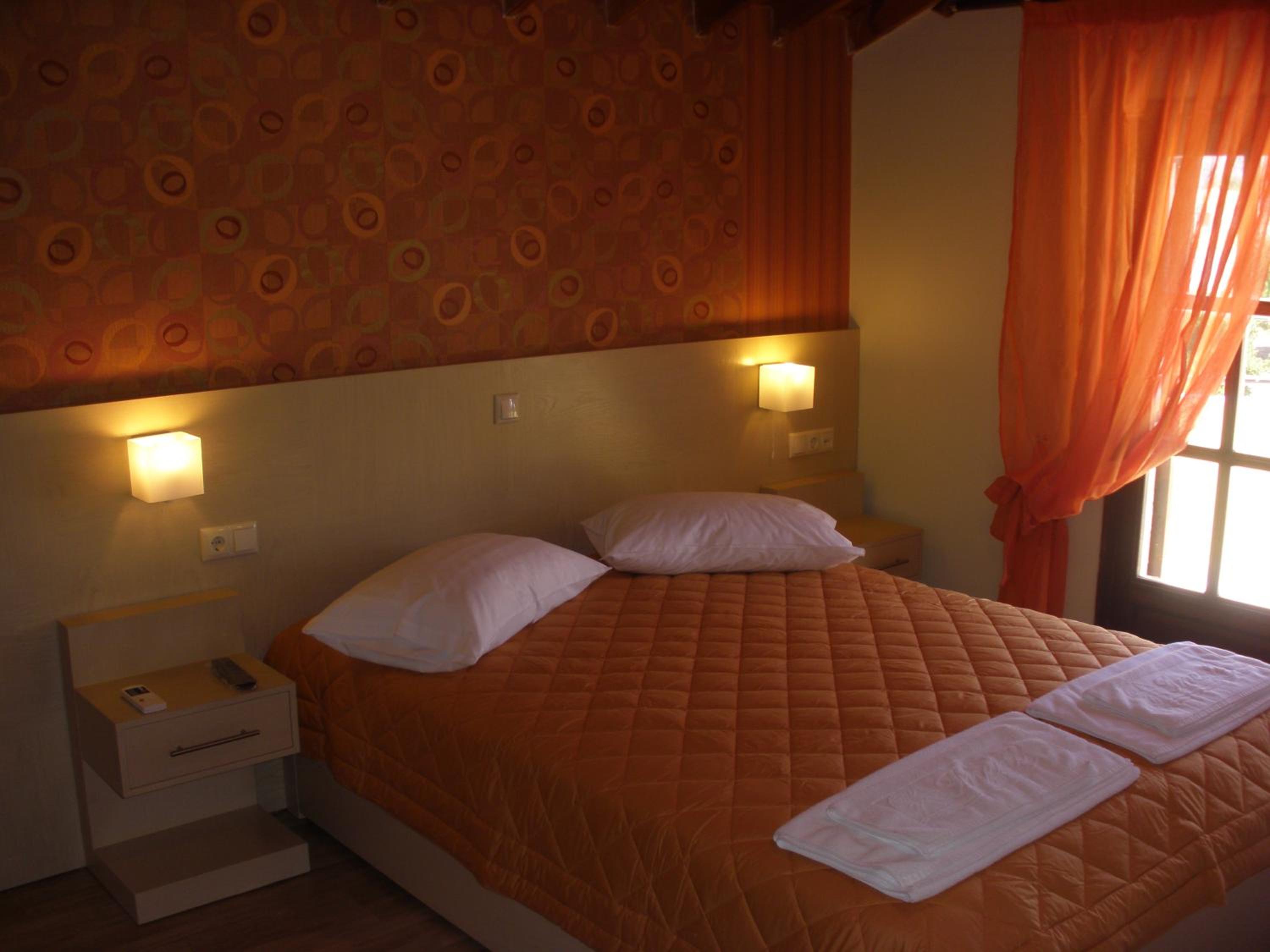 Superior Double or Twin Room with Pool View photo 2