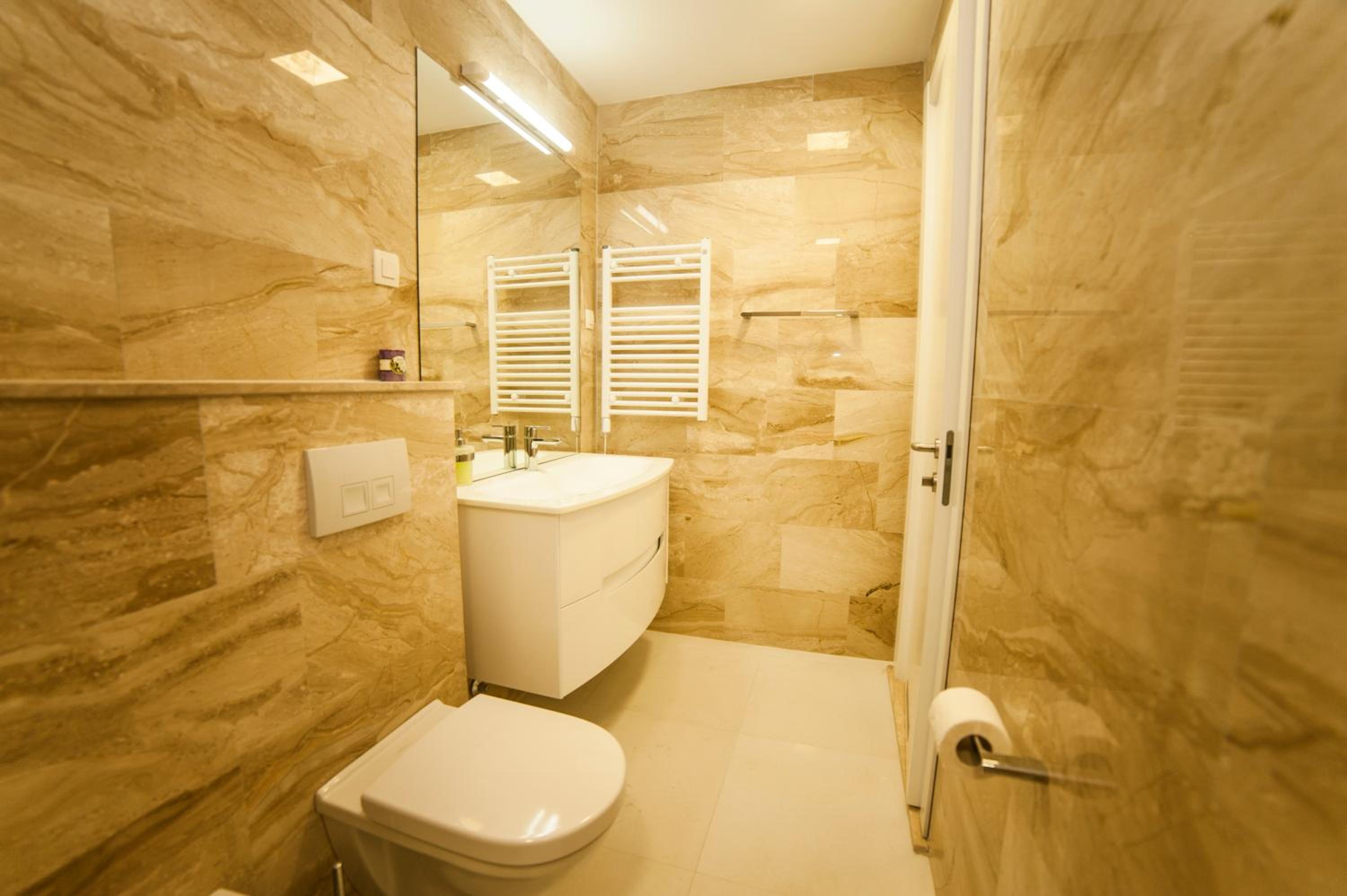 Family Suite with Balcony with City View photo 1