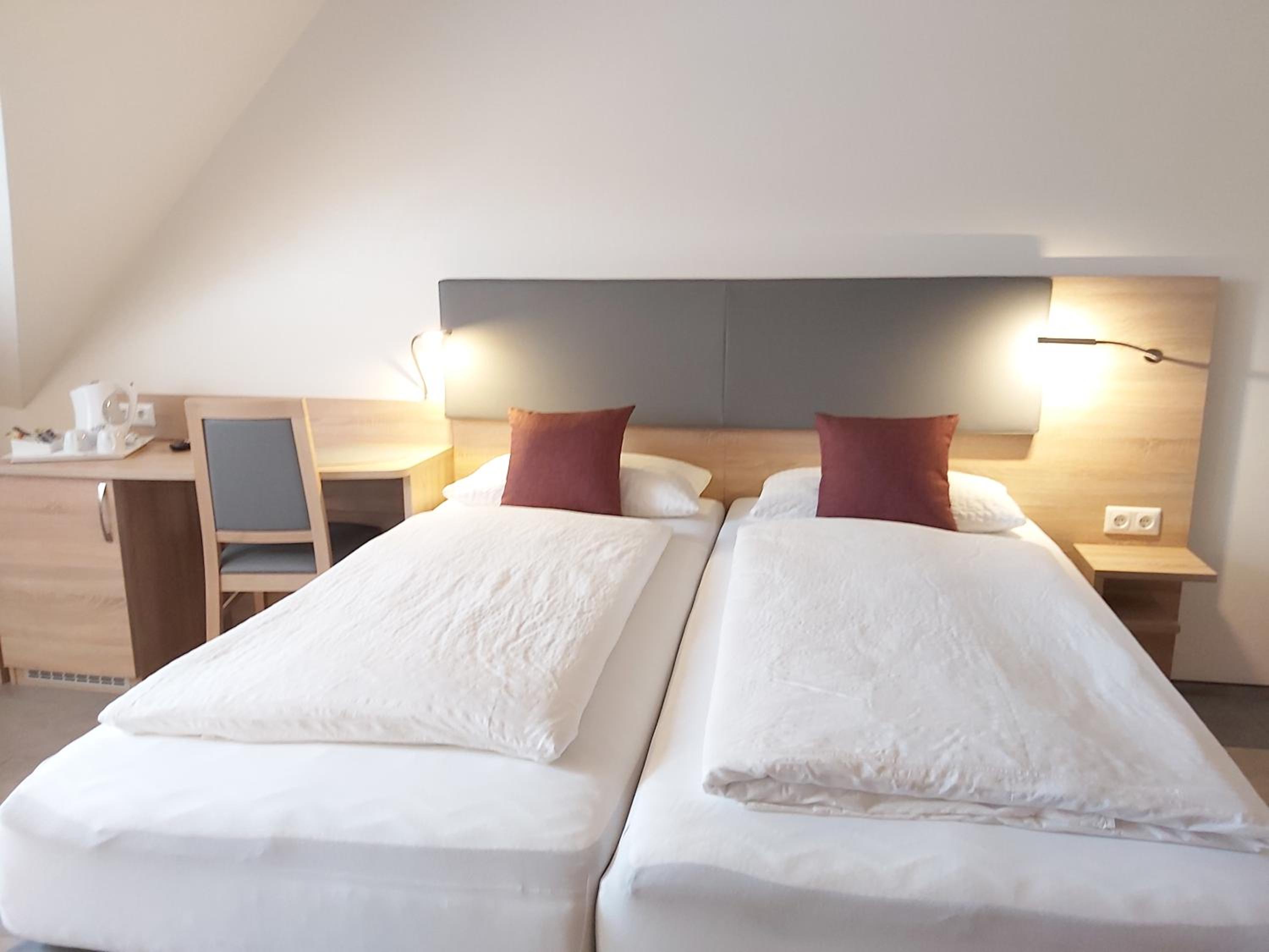 Double Room - Photo 6