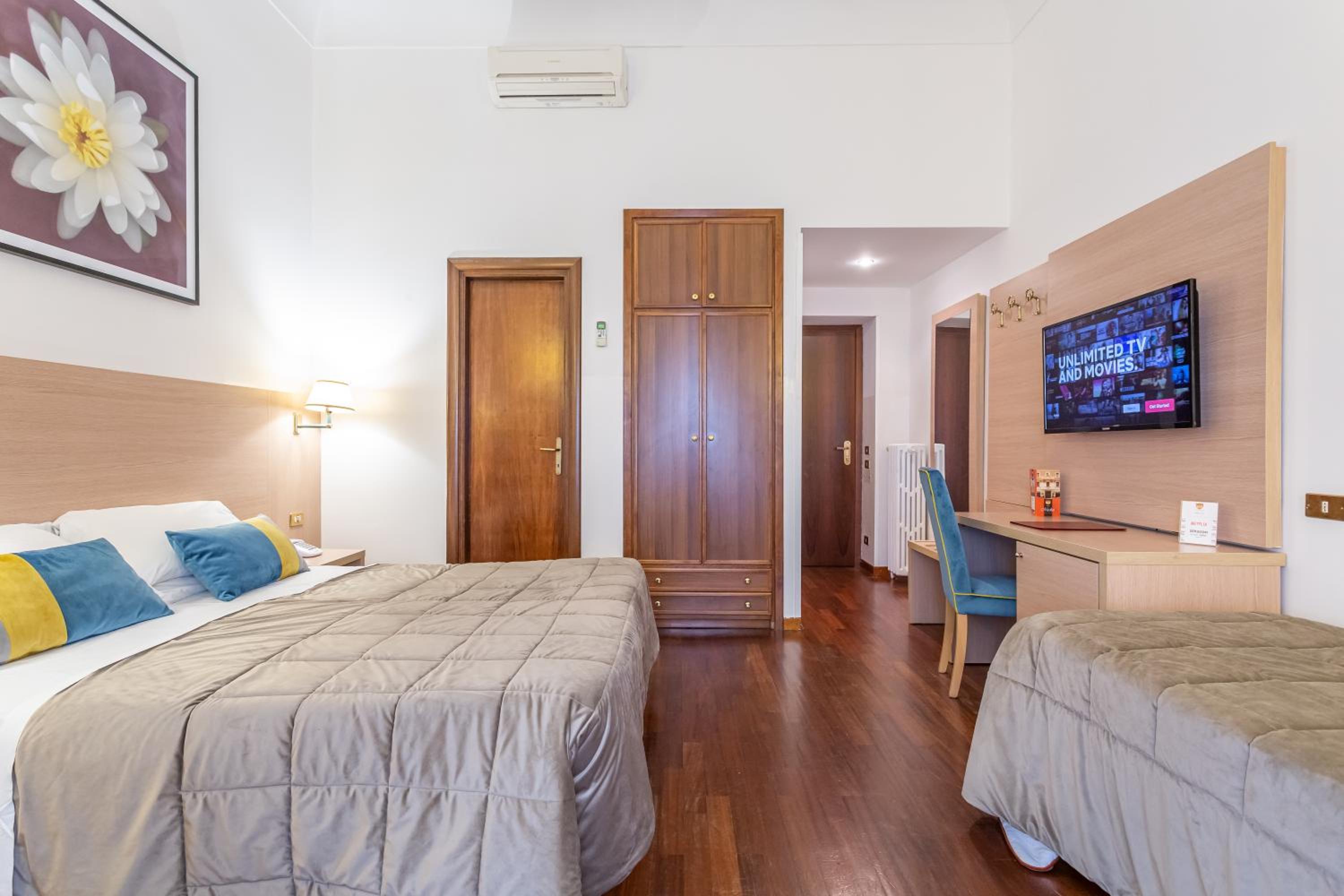 Classic Triple Room photo 3