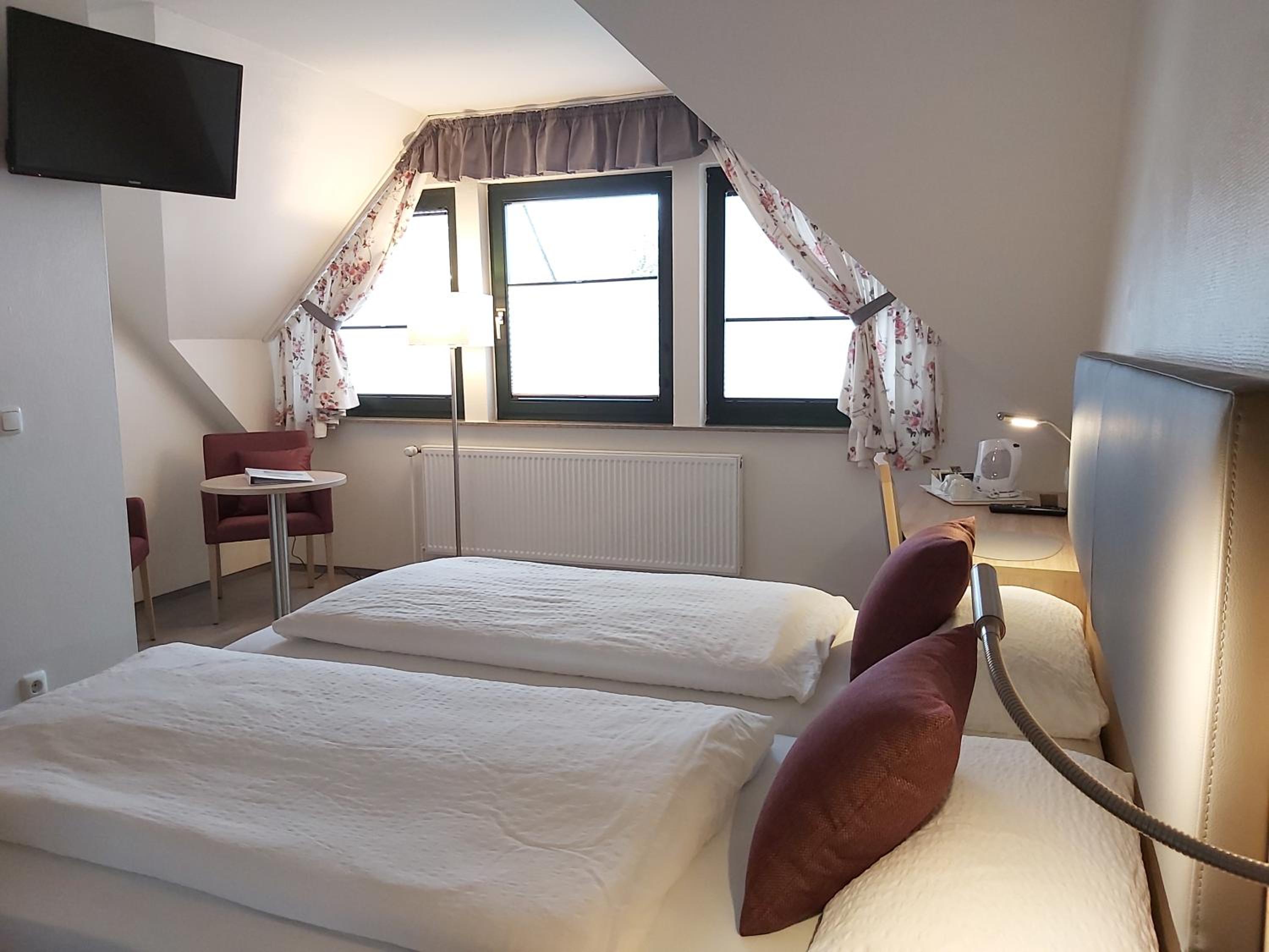 Double Room - Photo 5