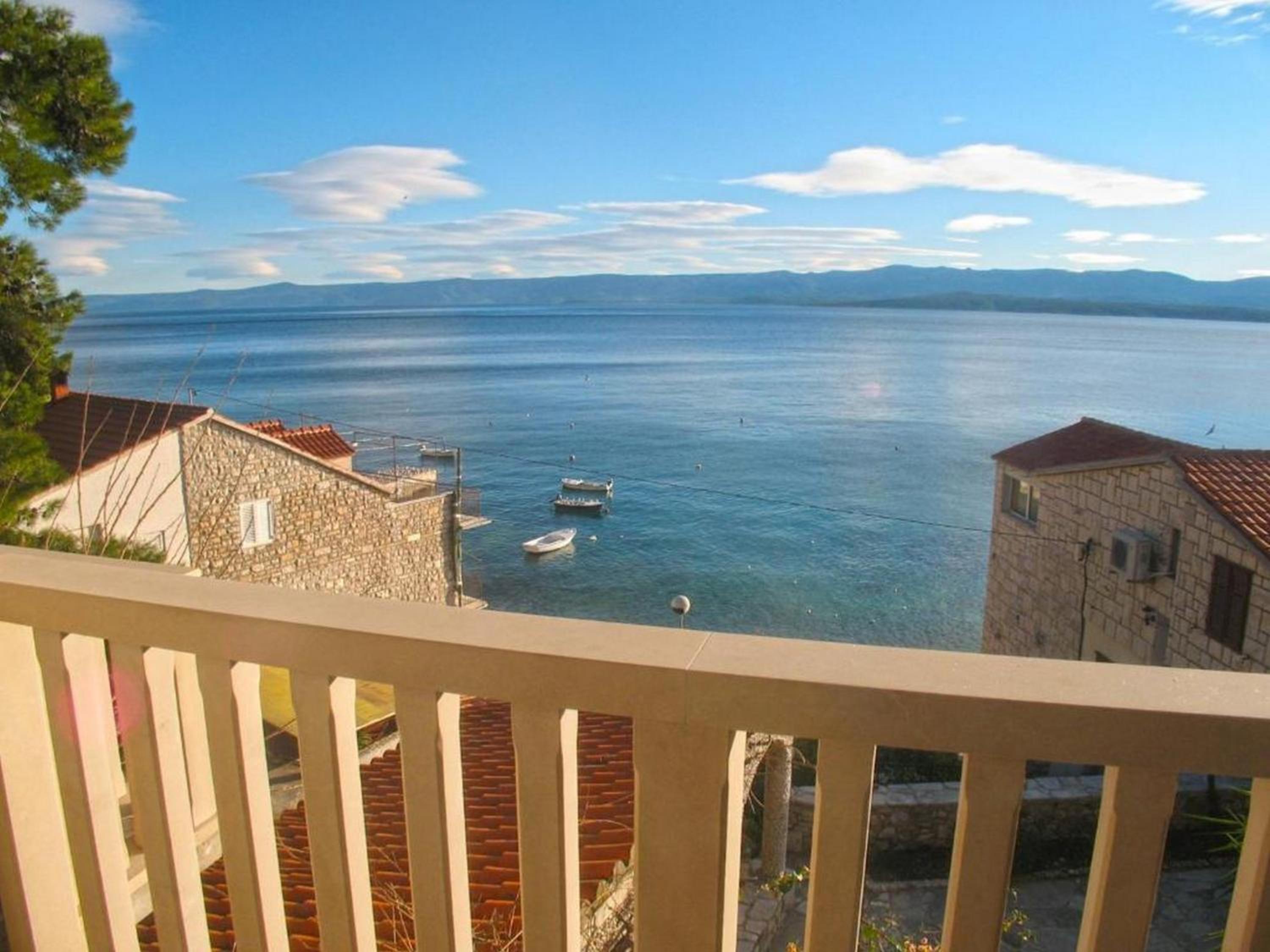 Two-Bedroom Apartment with Balcony and Sea View photo 3