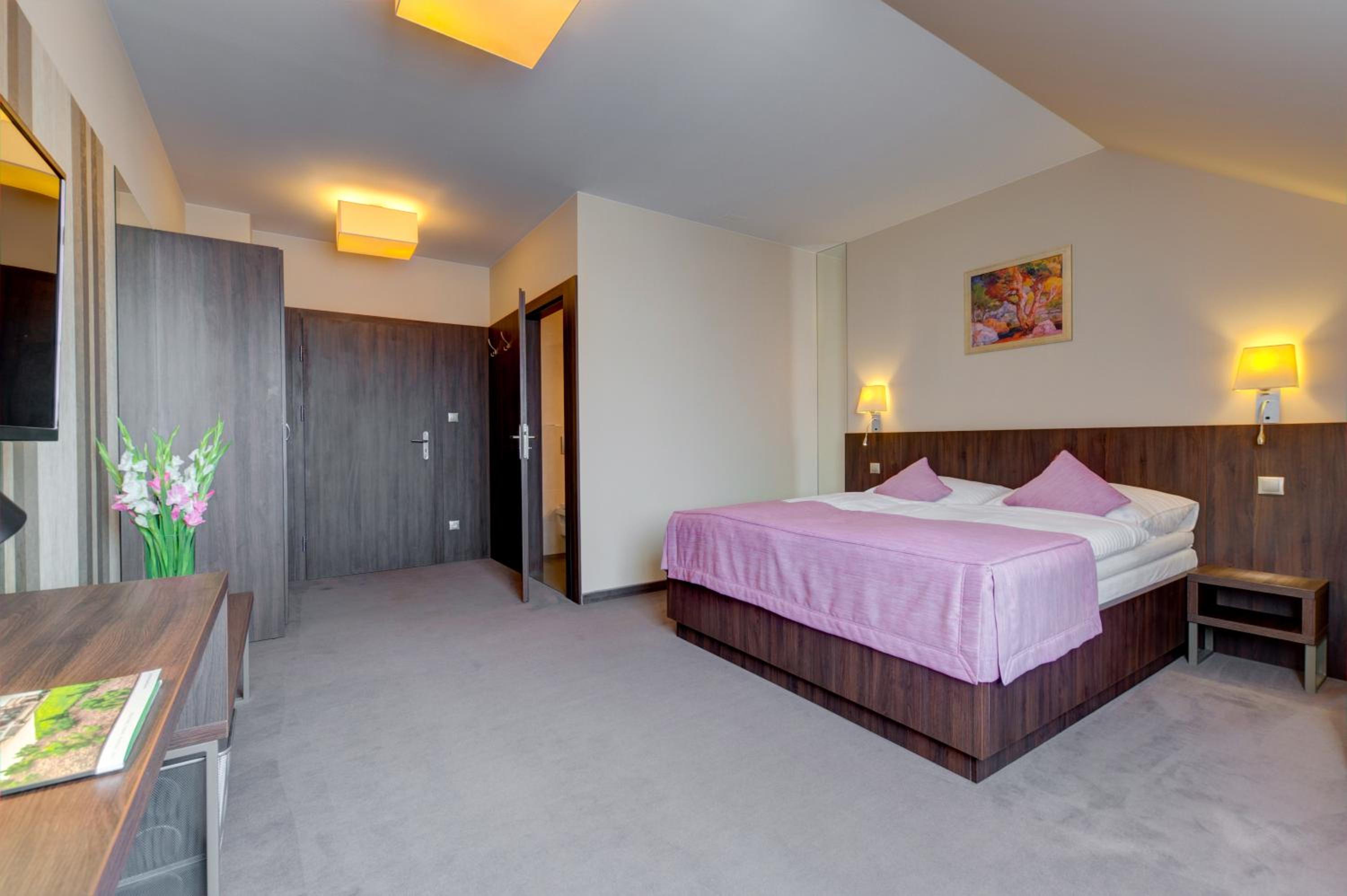 Double Room - Photo 6