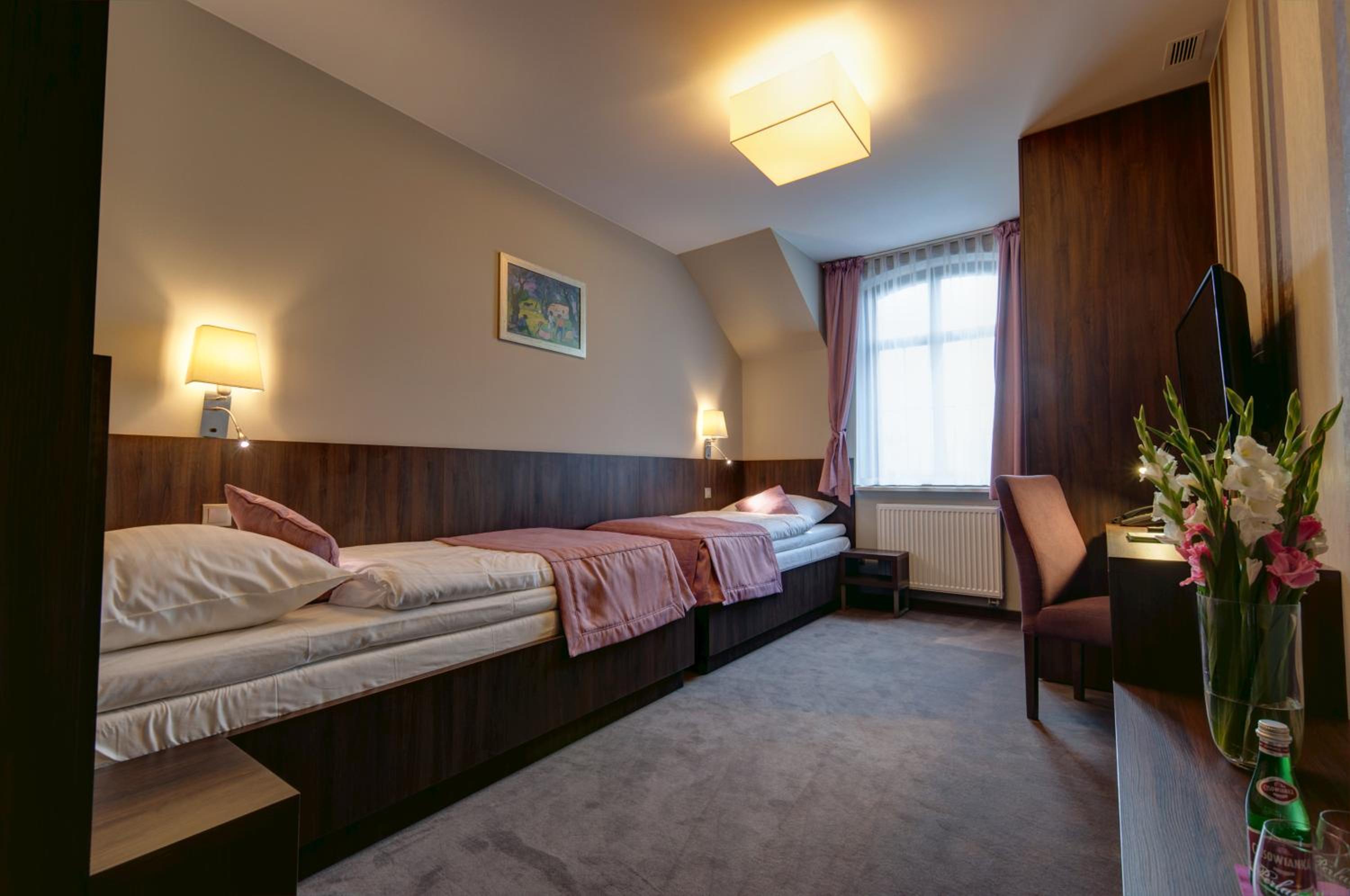 Twin Room - Photo 3