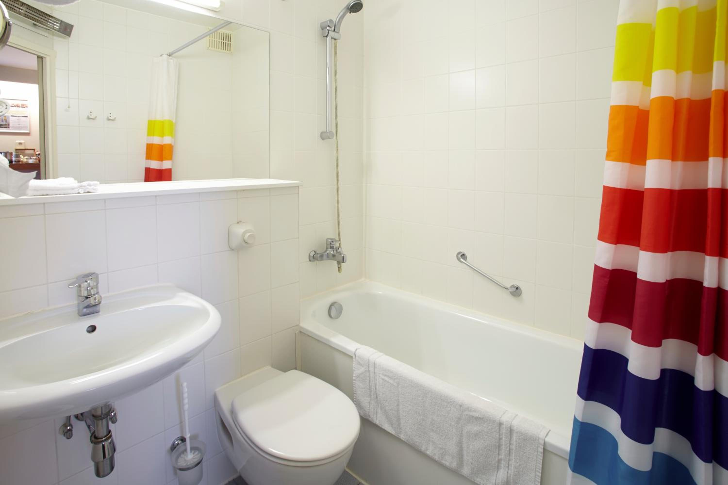 Double Room - Photo 12