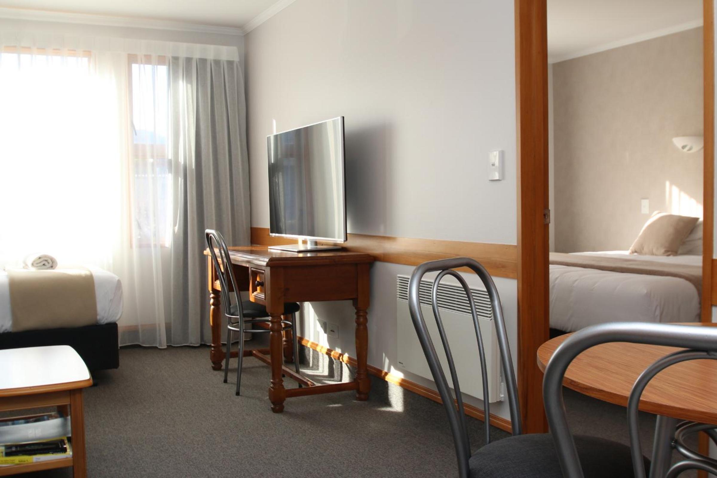One-Bedroom Apartment with Spa Bath thumbnail 6