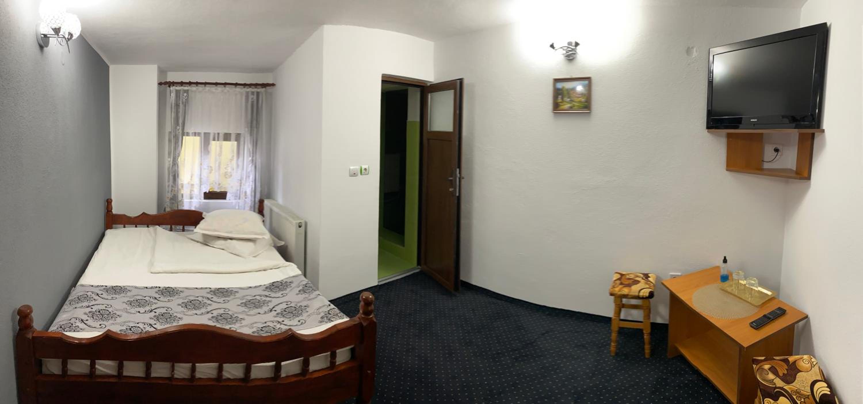 Double Room with Private Bathroom photo 3