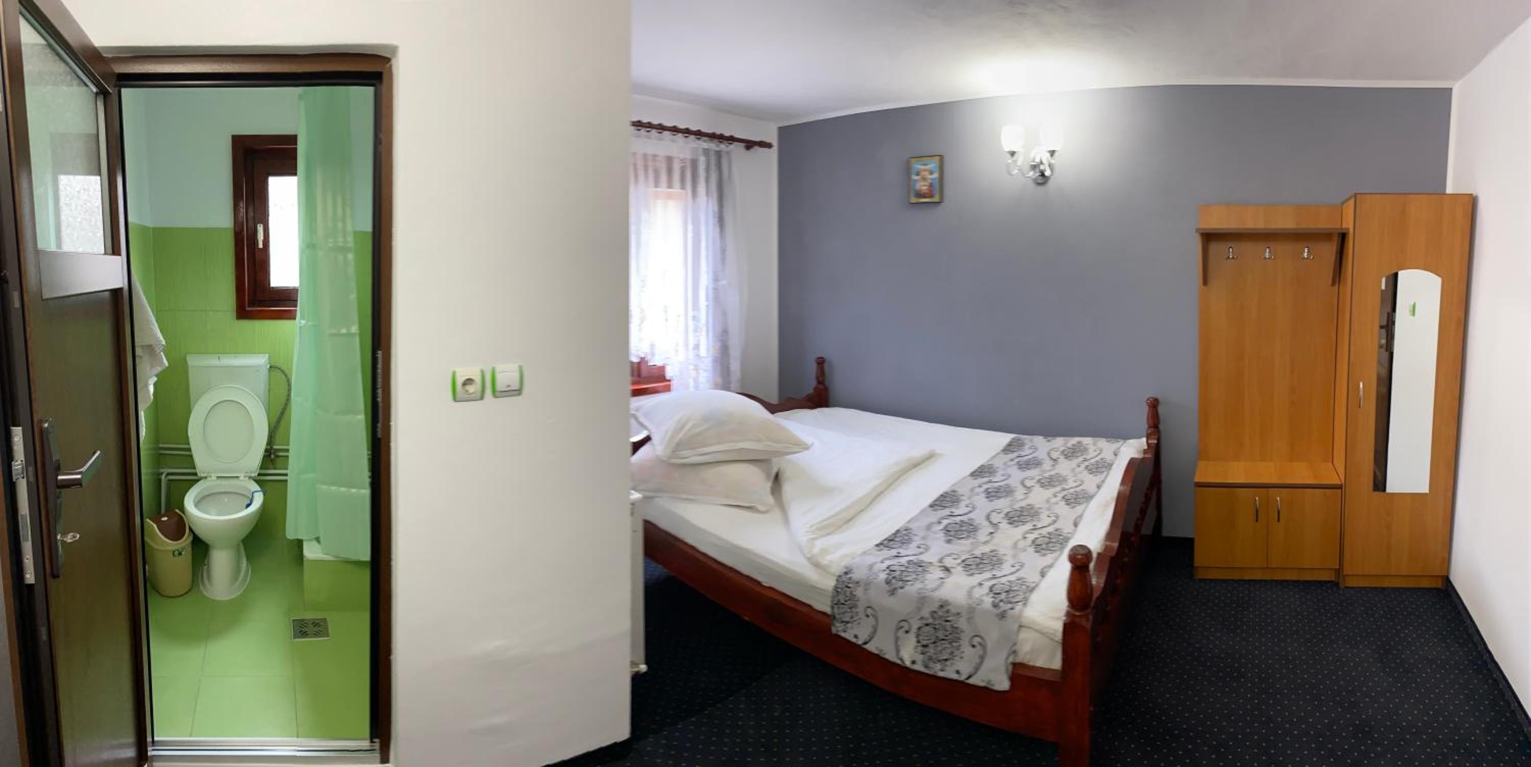 Double Room with Private Bathroom photo 2