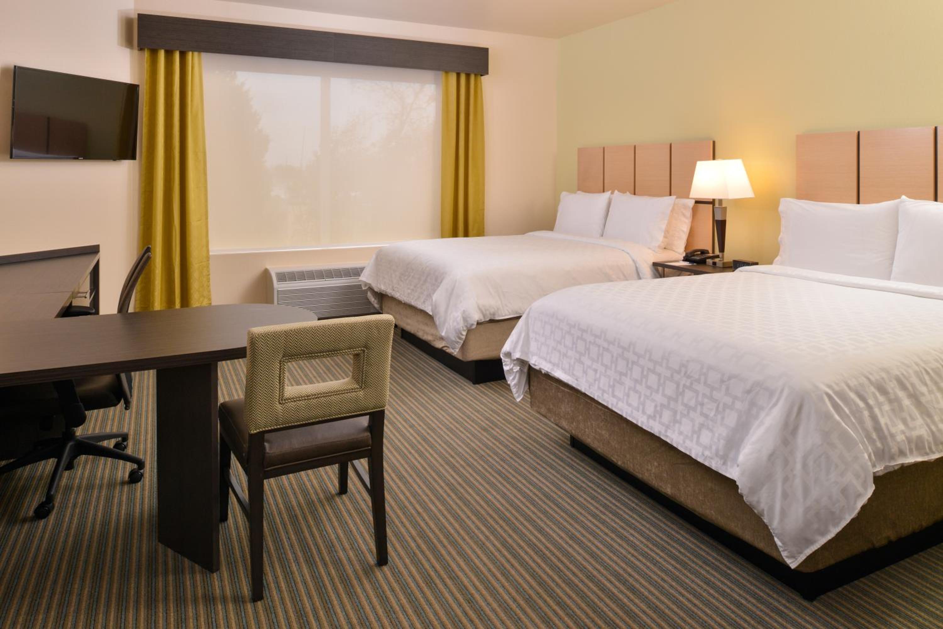Studio Suite with Two Queen Beds - Photo 3