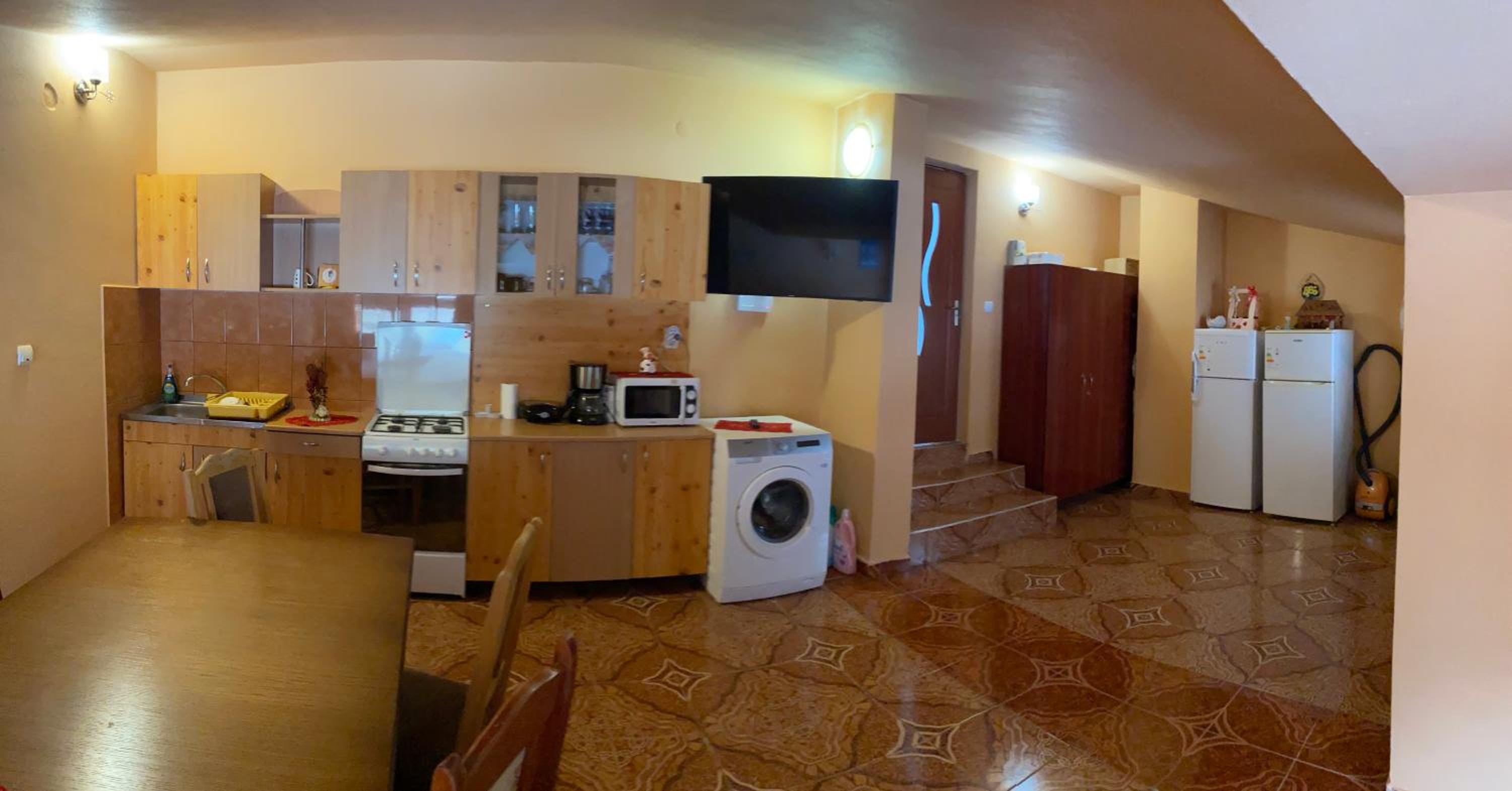 Apartment With Shared Bathroom photo 2