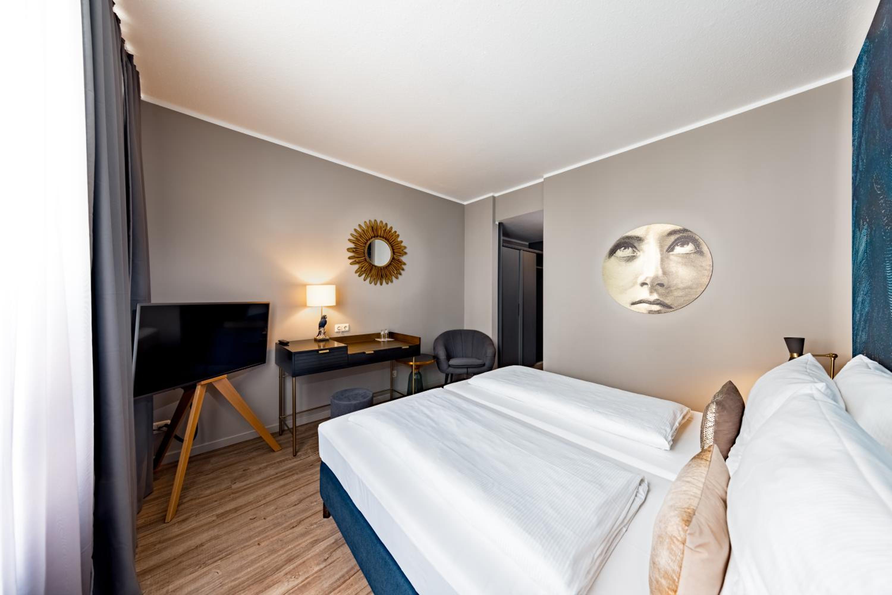 Standard Double Room - Photo 20