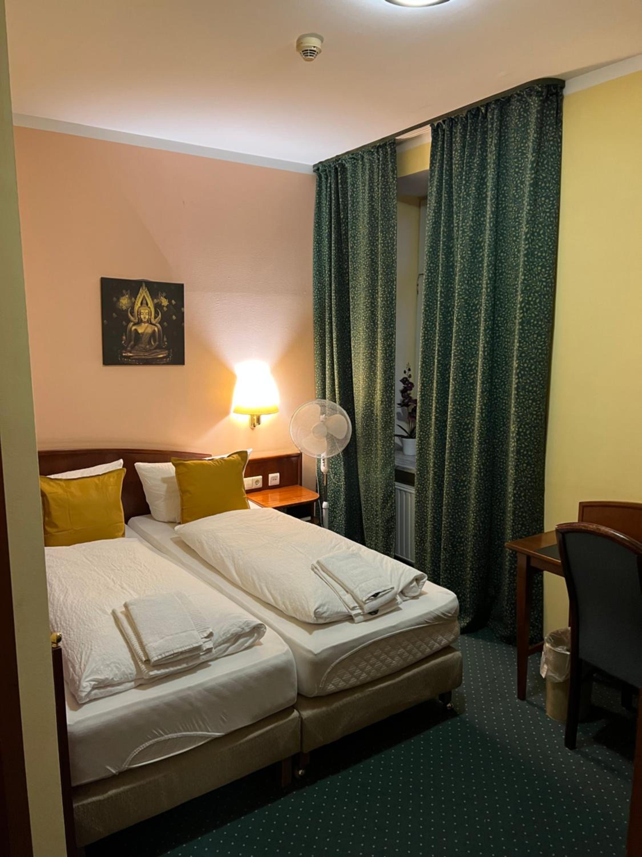 Double Room - Photo 3