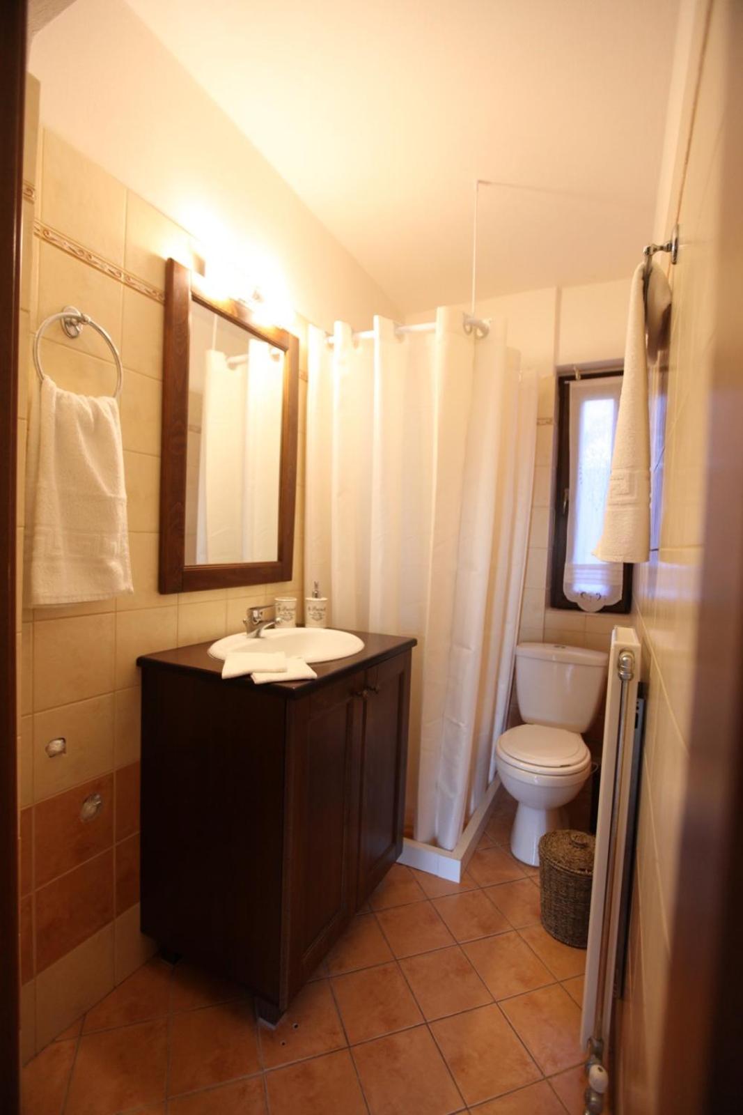 Two-Bedroom House - Photo 28
