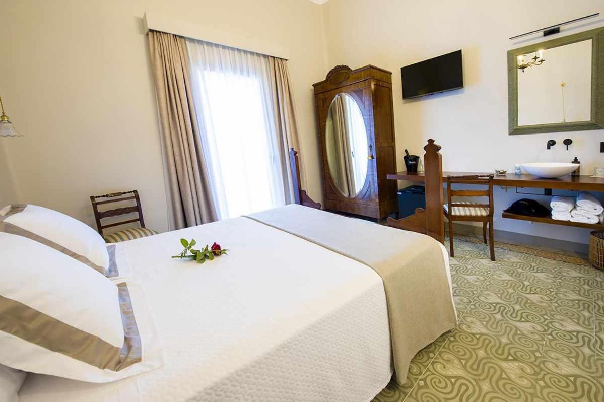 Double Room with Terrace - Photo 1
